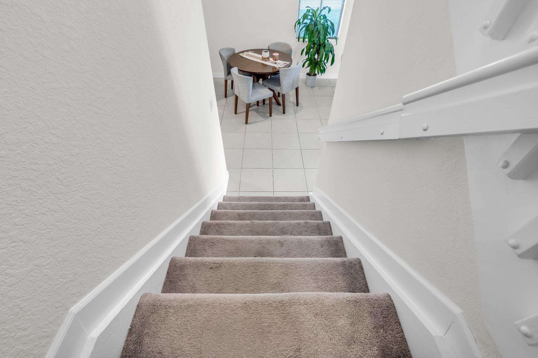 AQUABELLA NORTH REPLAT - Residential Lease