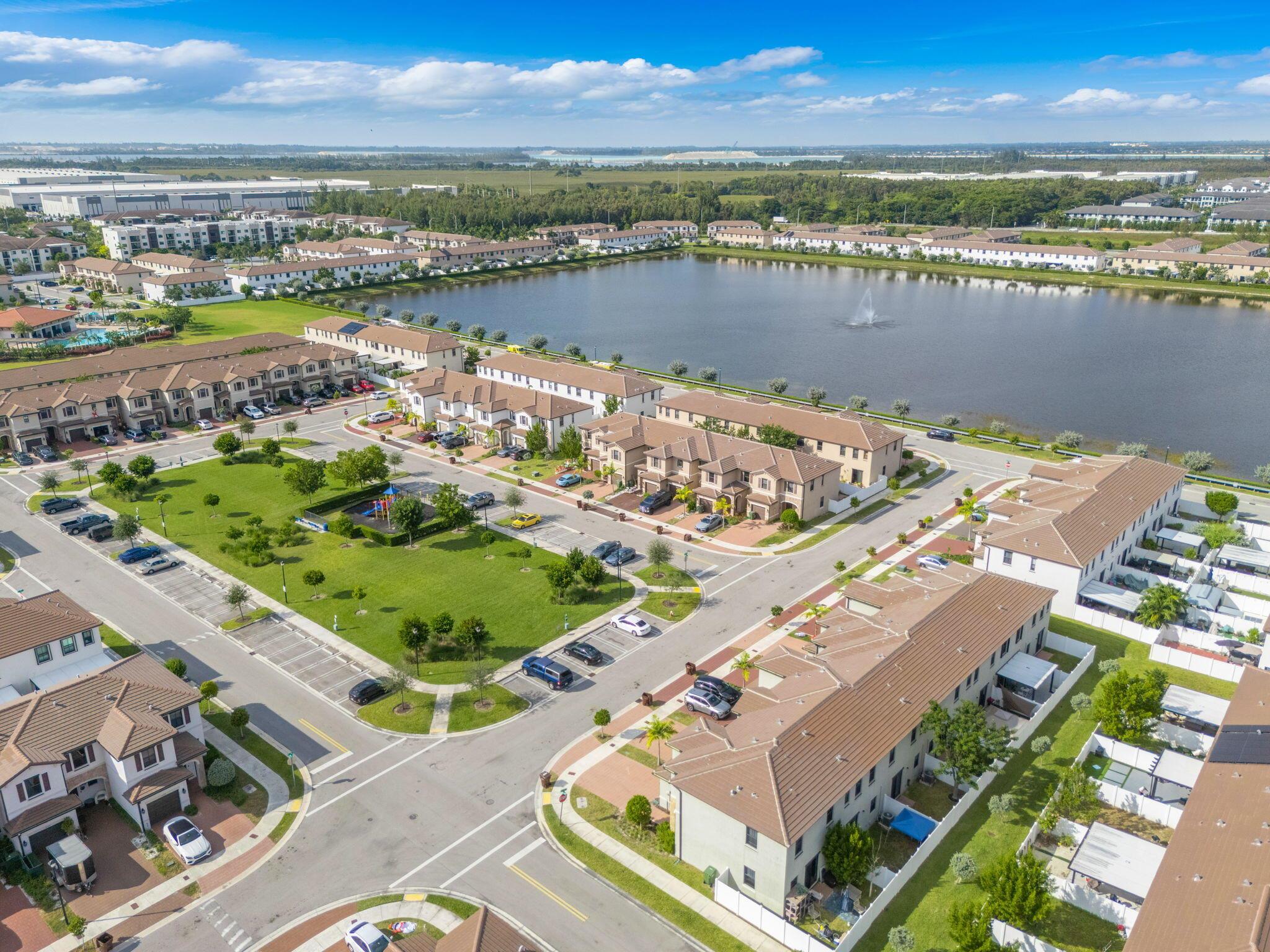 AQUABELLA NORTH REPLAT - Residential Lease