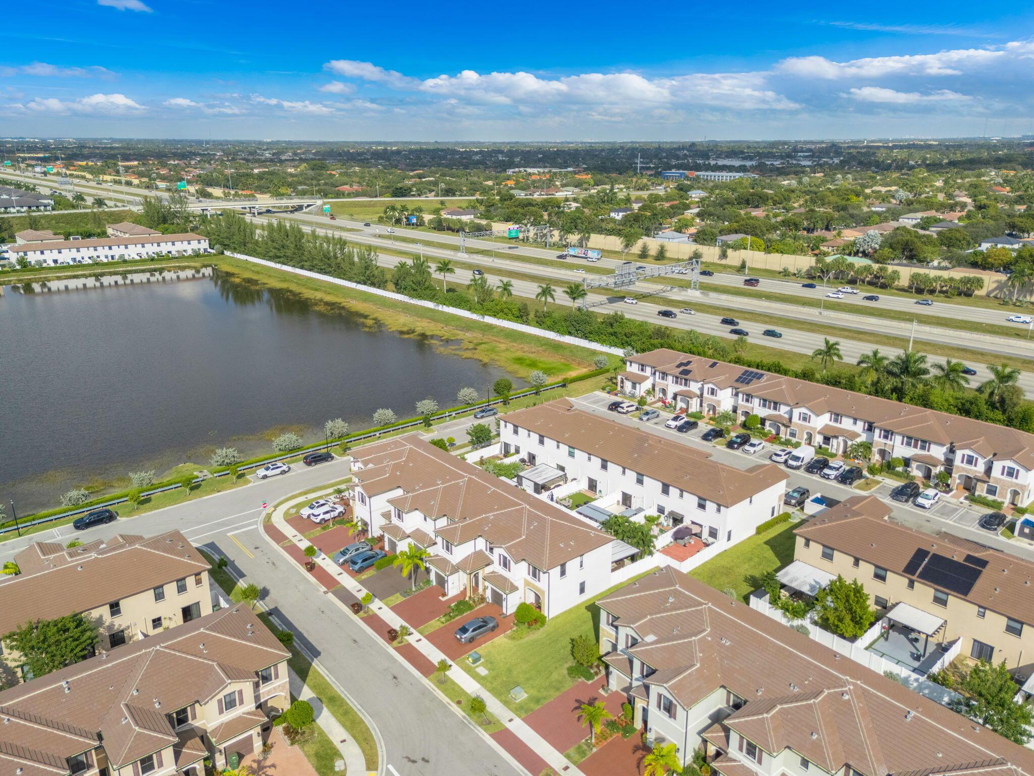 AQUABELLA NORTH REPLAT - Residential Lease