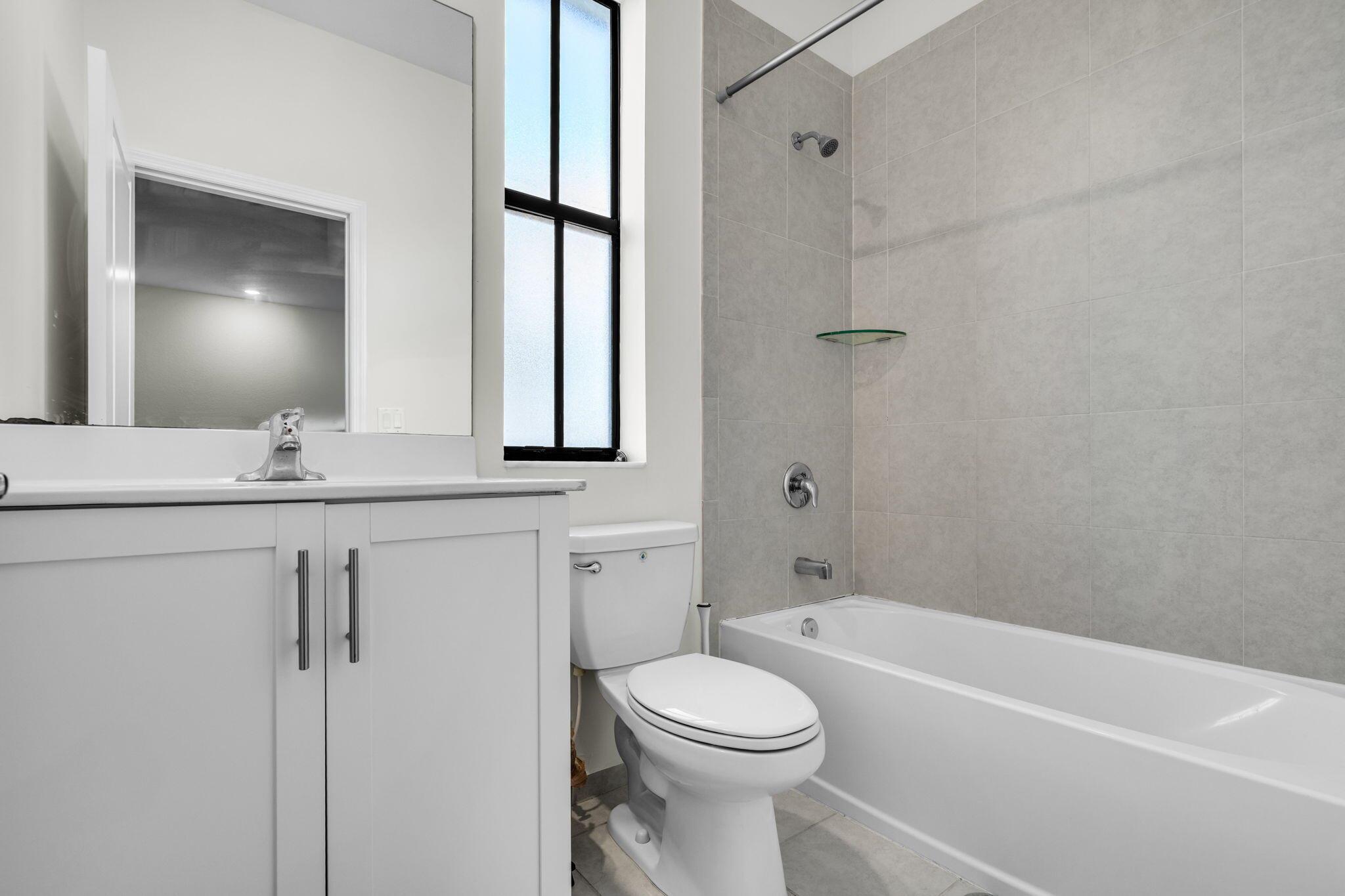 AQUABELLA NORTH REPLAT - Residential Lease