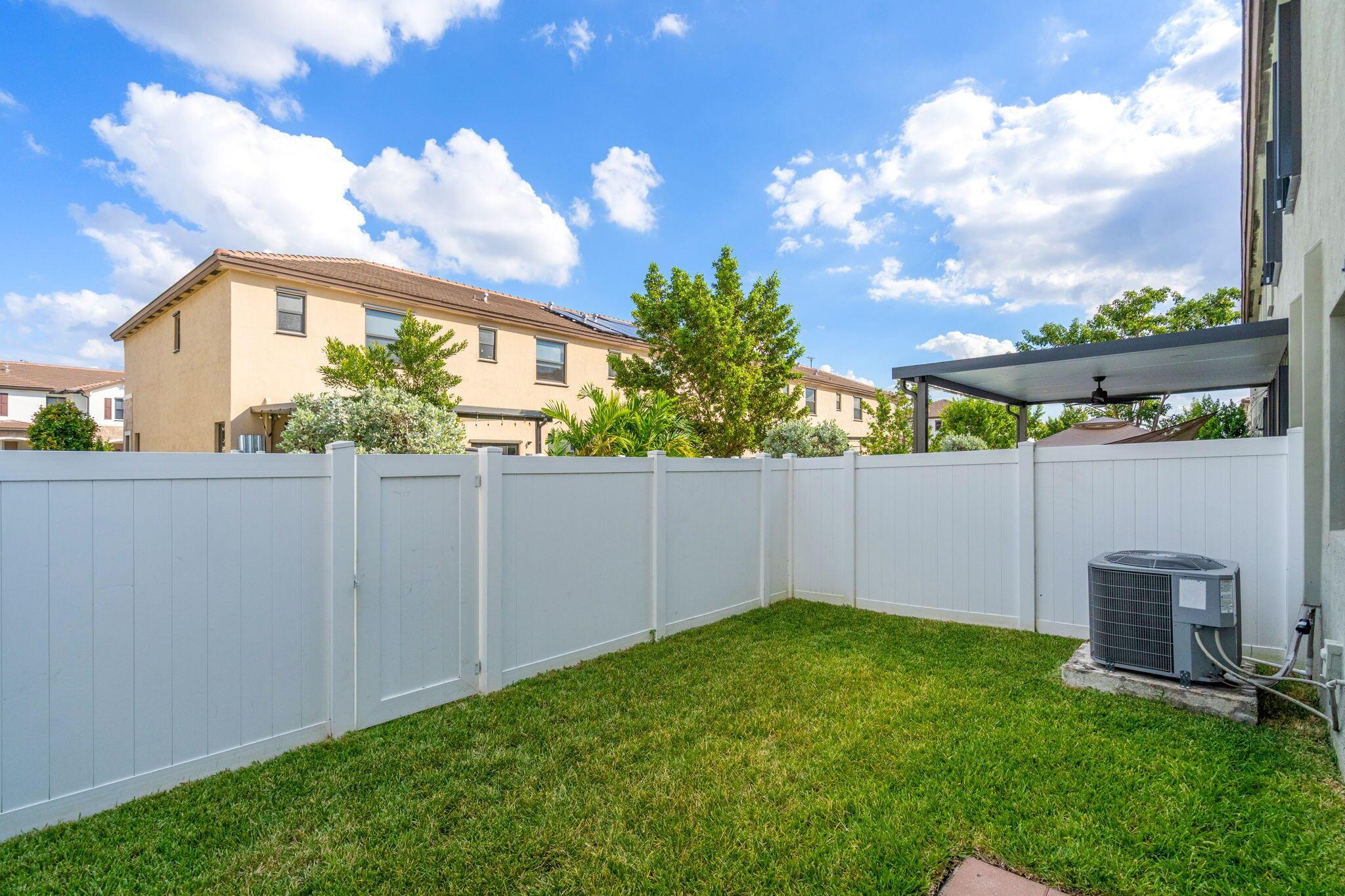 AQUABELLA NORTH REPLAT - Residential Lease