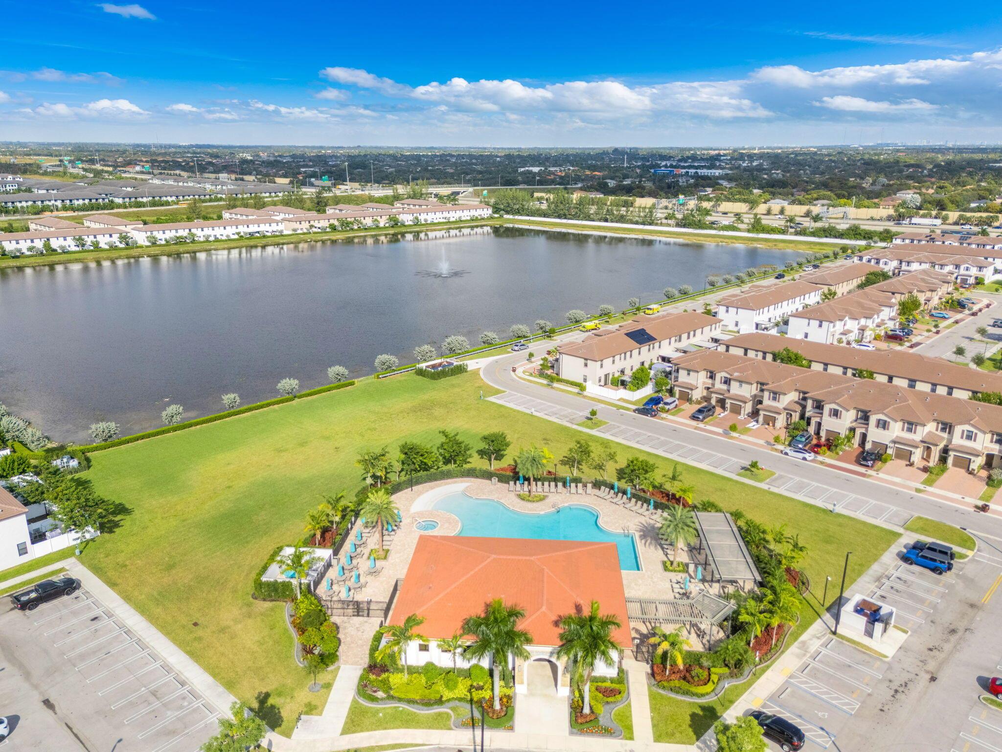 AQUABELLA NORTH REPLAT - Residential Lease