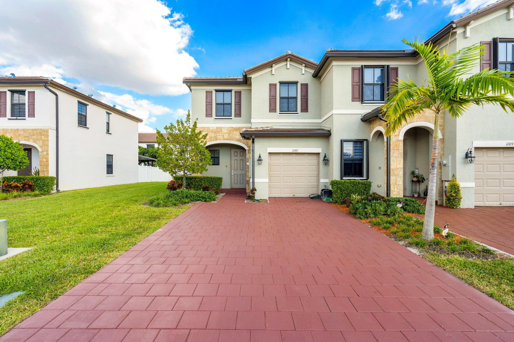 AQUABELLA NORTH REPLAT - Residential Lease