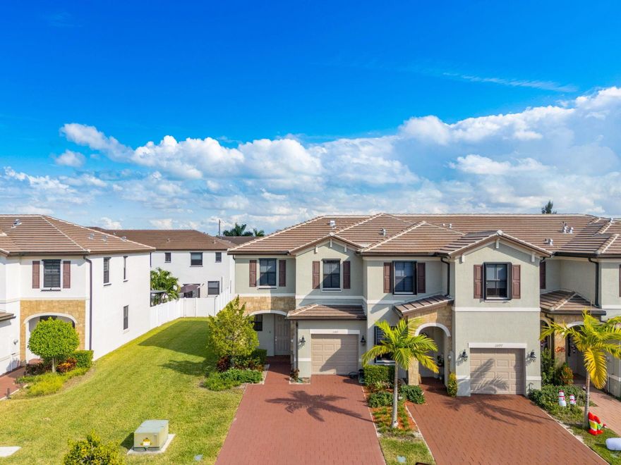 Beautiful and upgraded property! This stunning 3-bedroom, 2.5-bathroom home sits on a desirable corner lot, offering extra privacy and an open, elevated view. Directly across from the home is the community park, providing a perfect family-friendly setting and a great outdoor space just steps away.Don't miss out on this amazing opportunity, call us today!