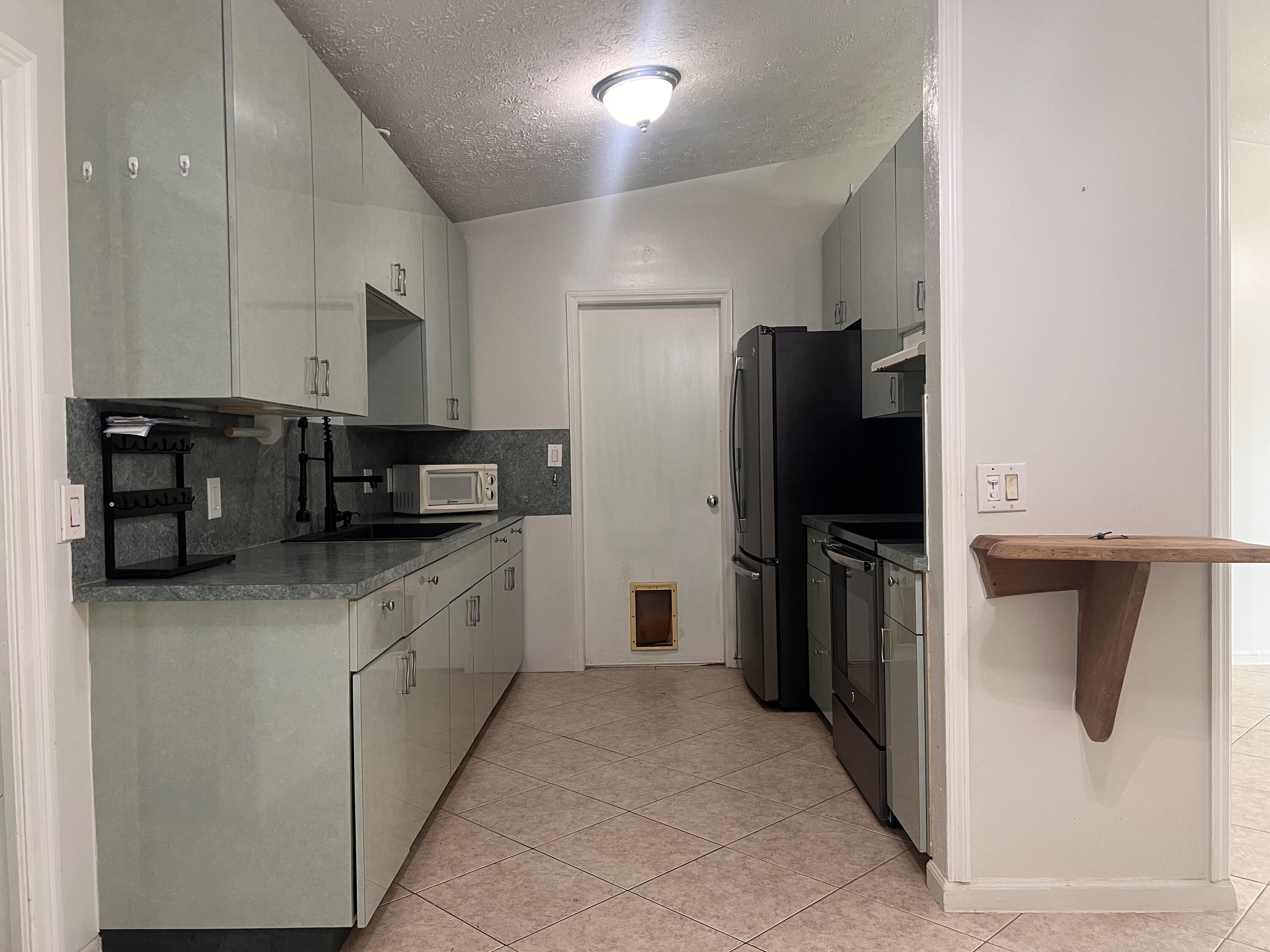 PORT ST LUCIE SECTION 13 - Residential Lease