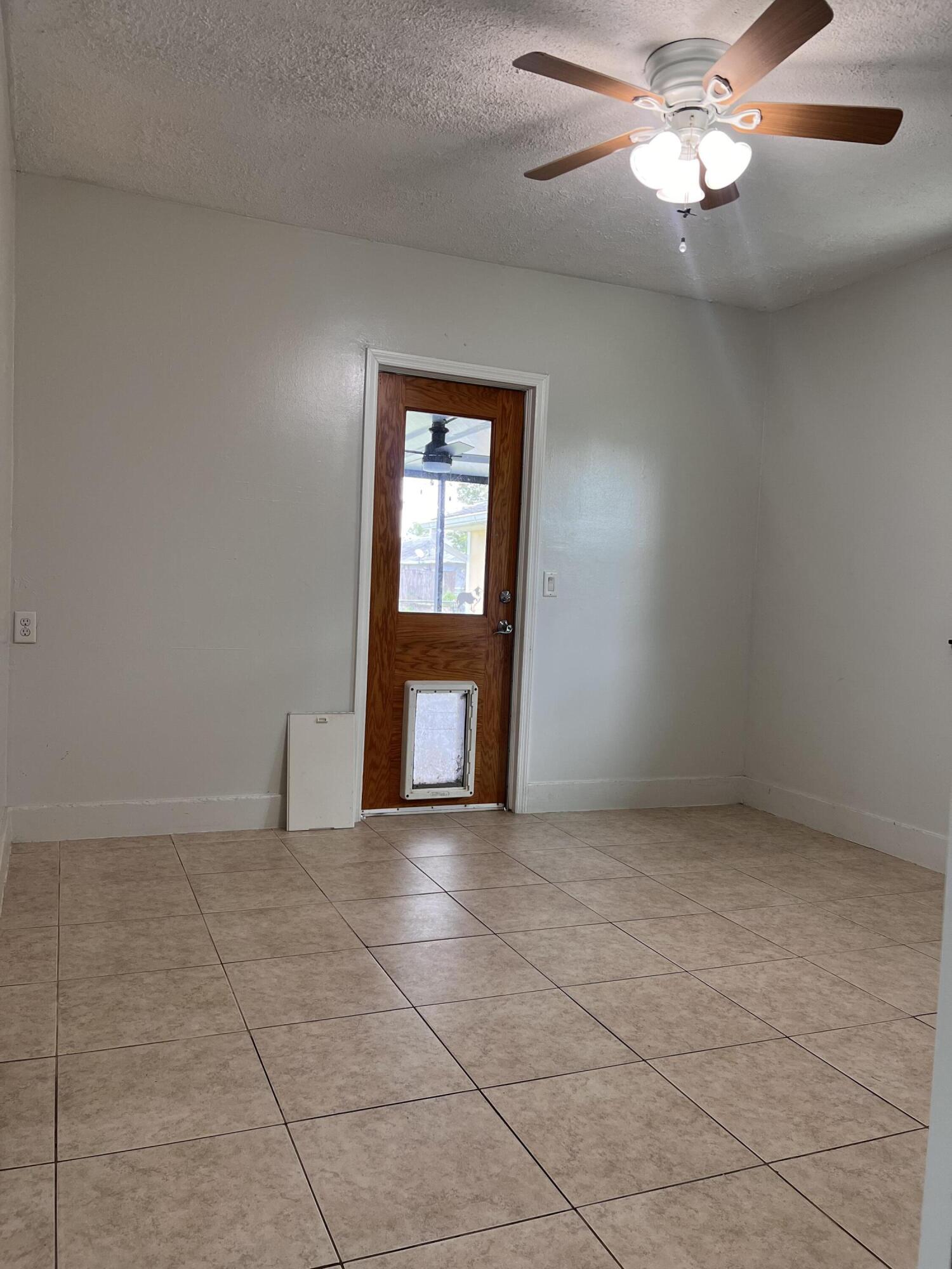 PORT ST LUCIE SECTION 13 - Residential Lease