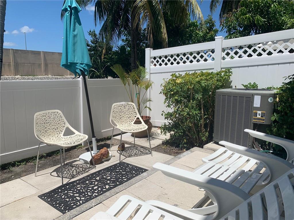 Coral Reef Club - Residential