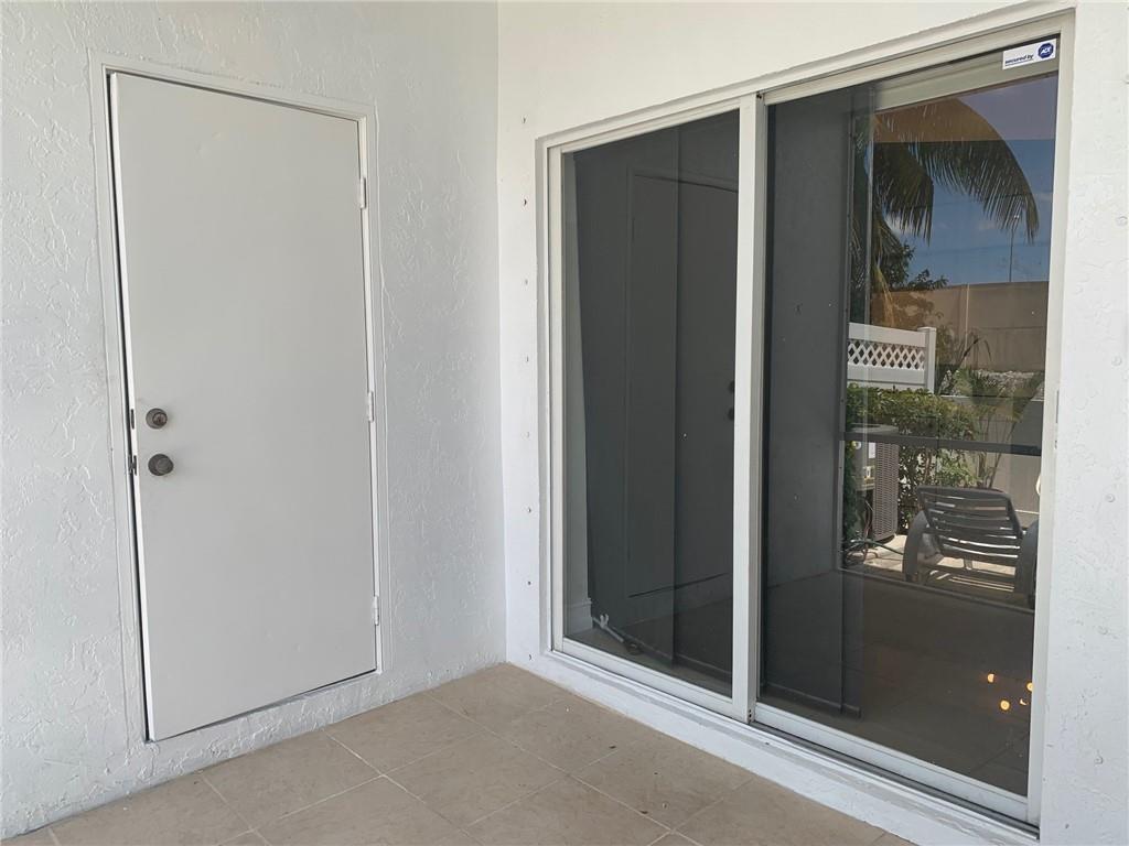 Coral Reef Club - Residential