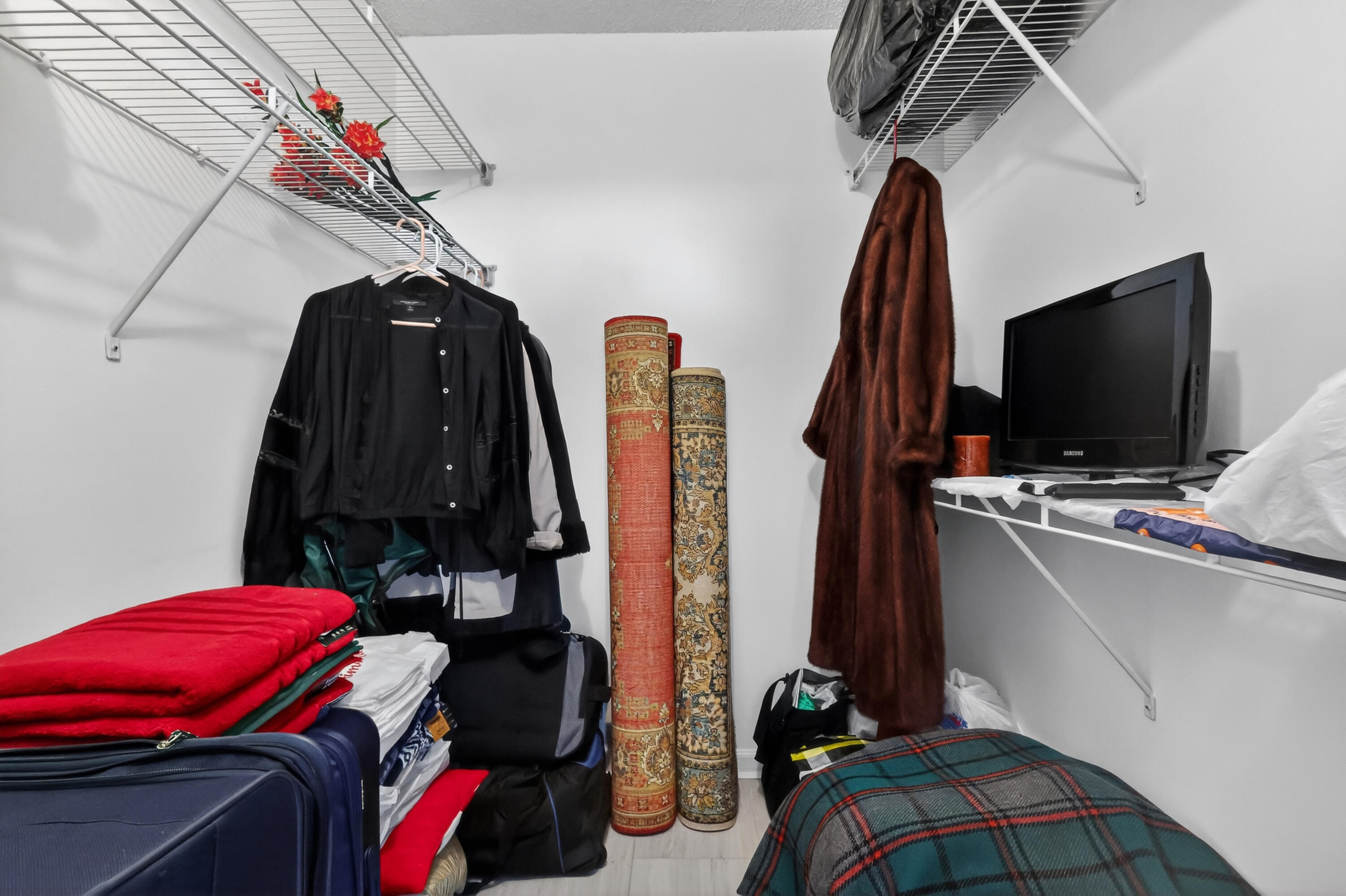 VILLAGES OF ORIOLE BONAIRE - Residential