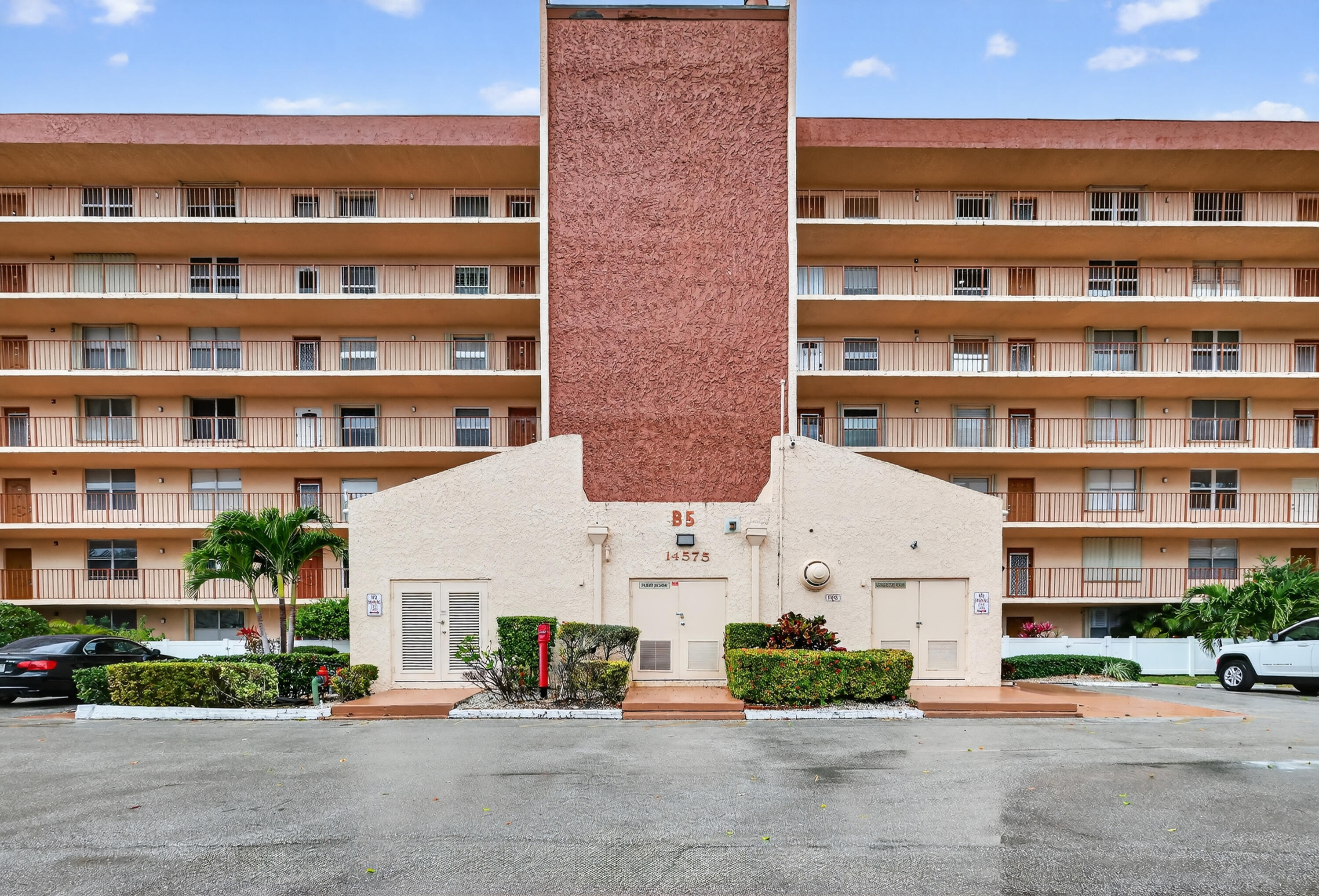 VILLAGES OF ORIOLE BONAIRE - Residential