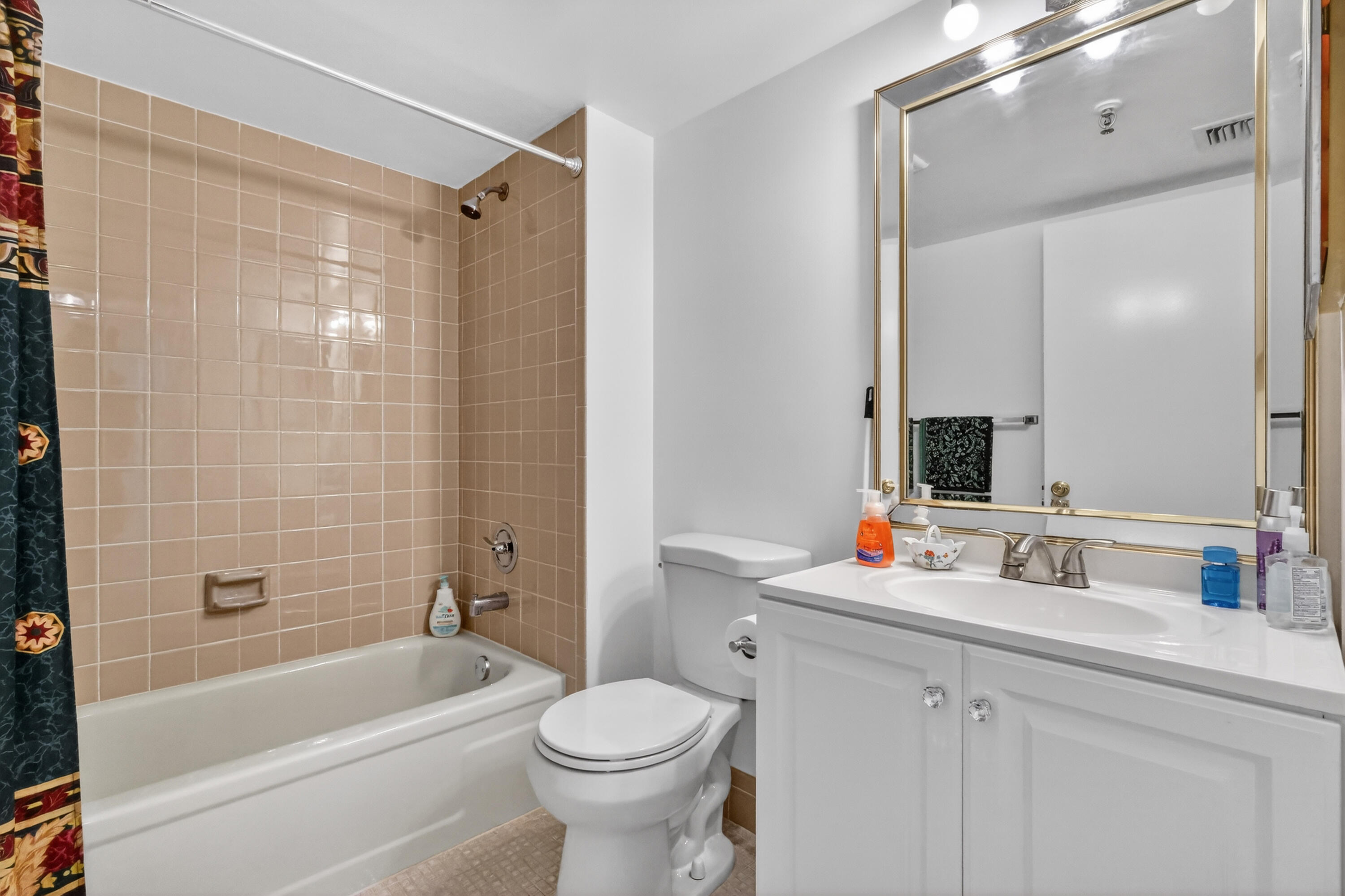 VILLAGES OF ORIOLE BONAIRE - Residential