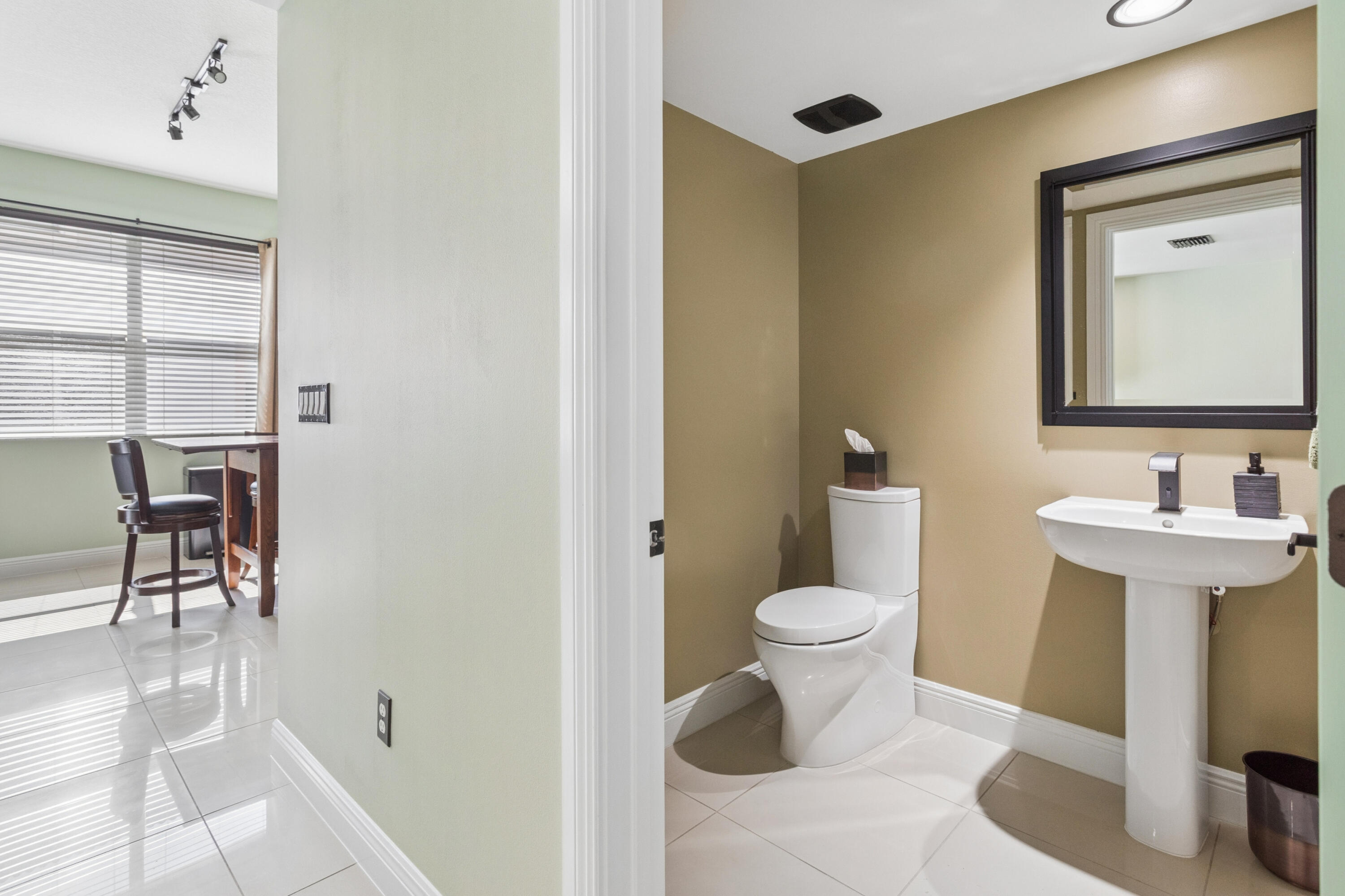 PENINSULA ON THE INTRACOASTAL - Residential