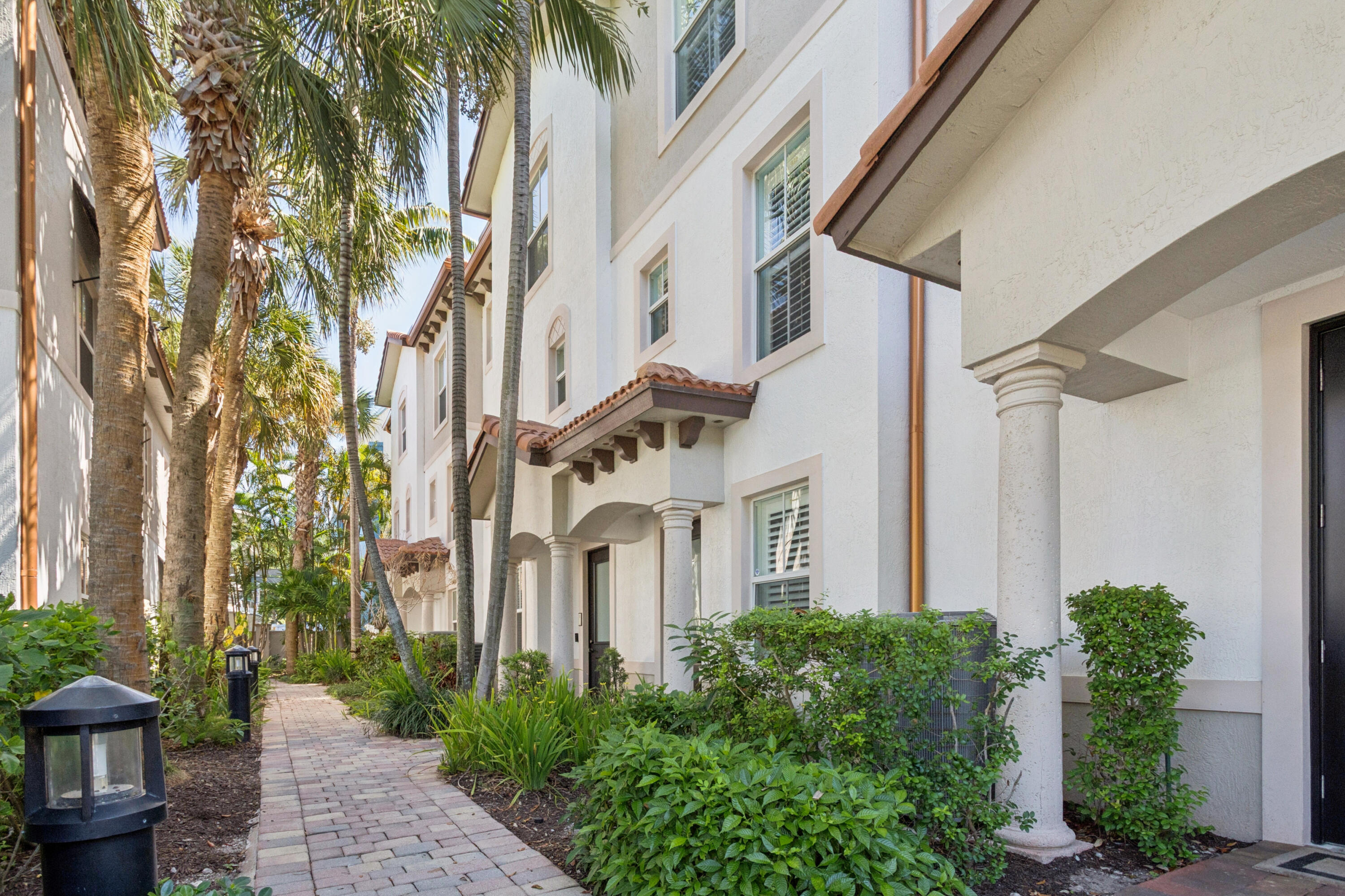 PENINSULA ON THE INTRACOASTAL - Residential