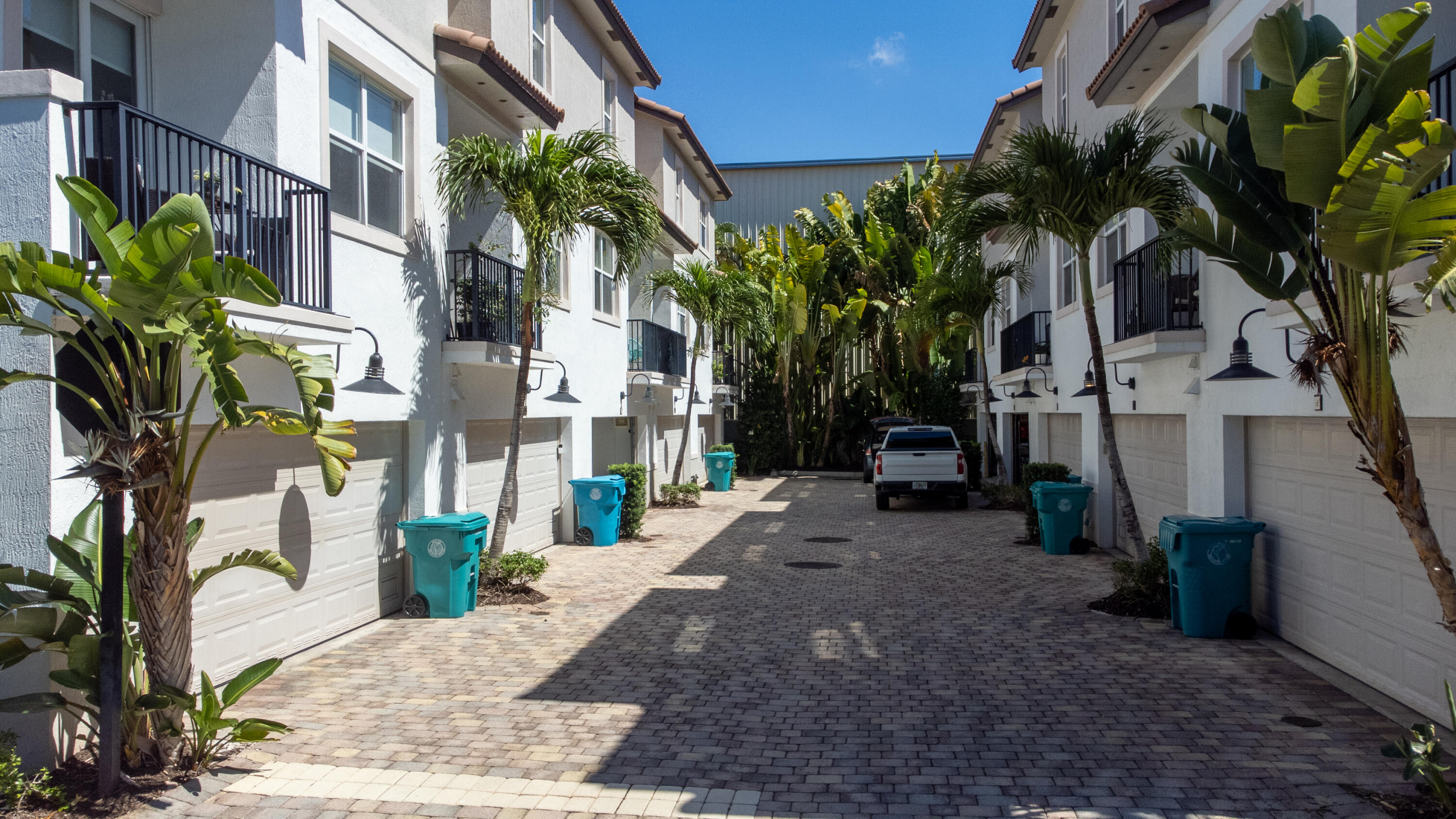 PENINSULA ON THE INTRACOASTAL - Residential