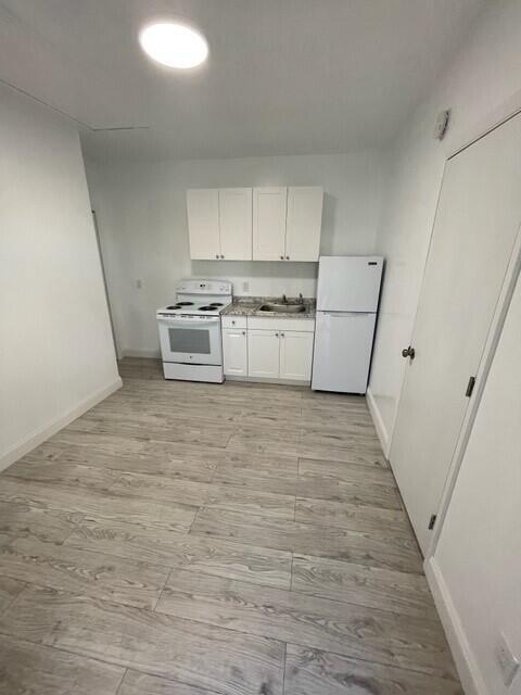 LAKEWOOD GARDENS PL 1 IN - Residential Lease