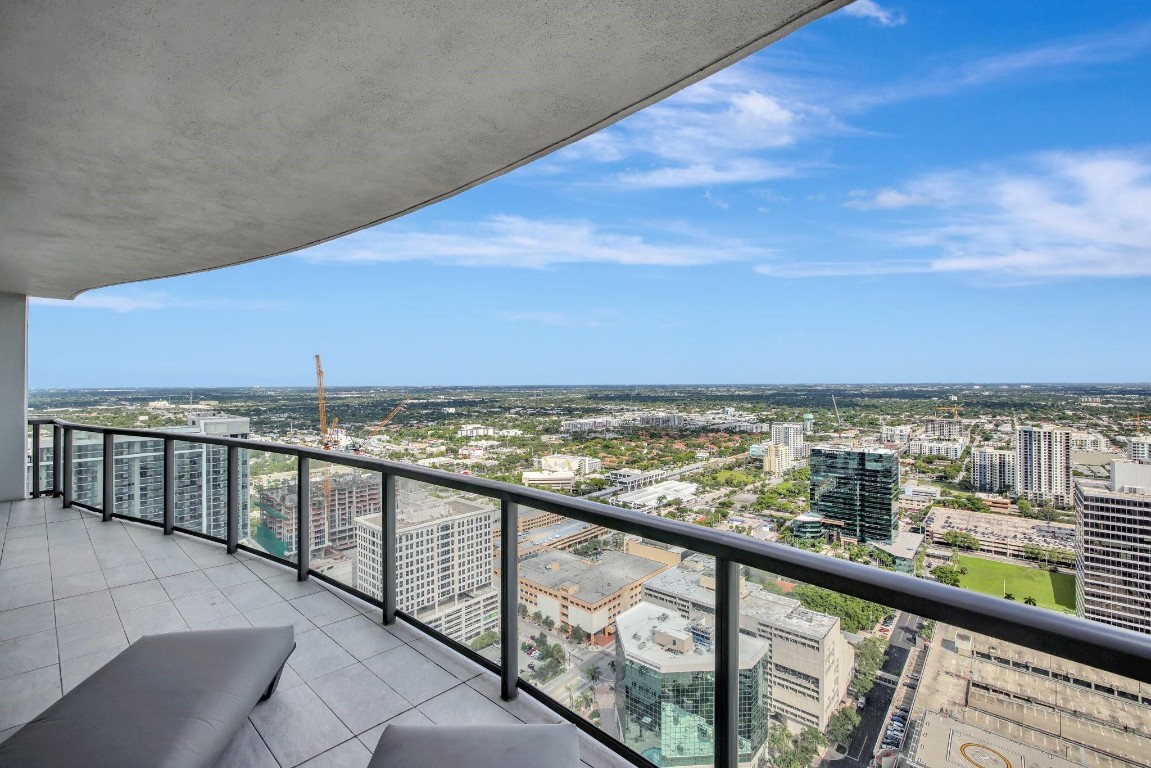 One Hundred Las Olas - Residential