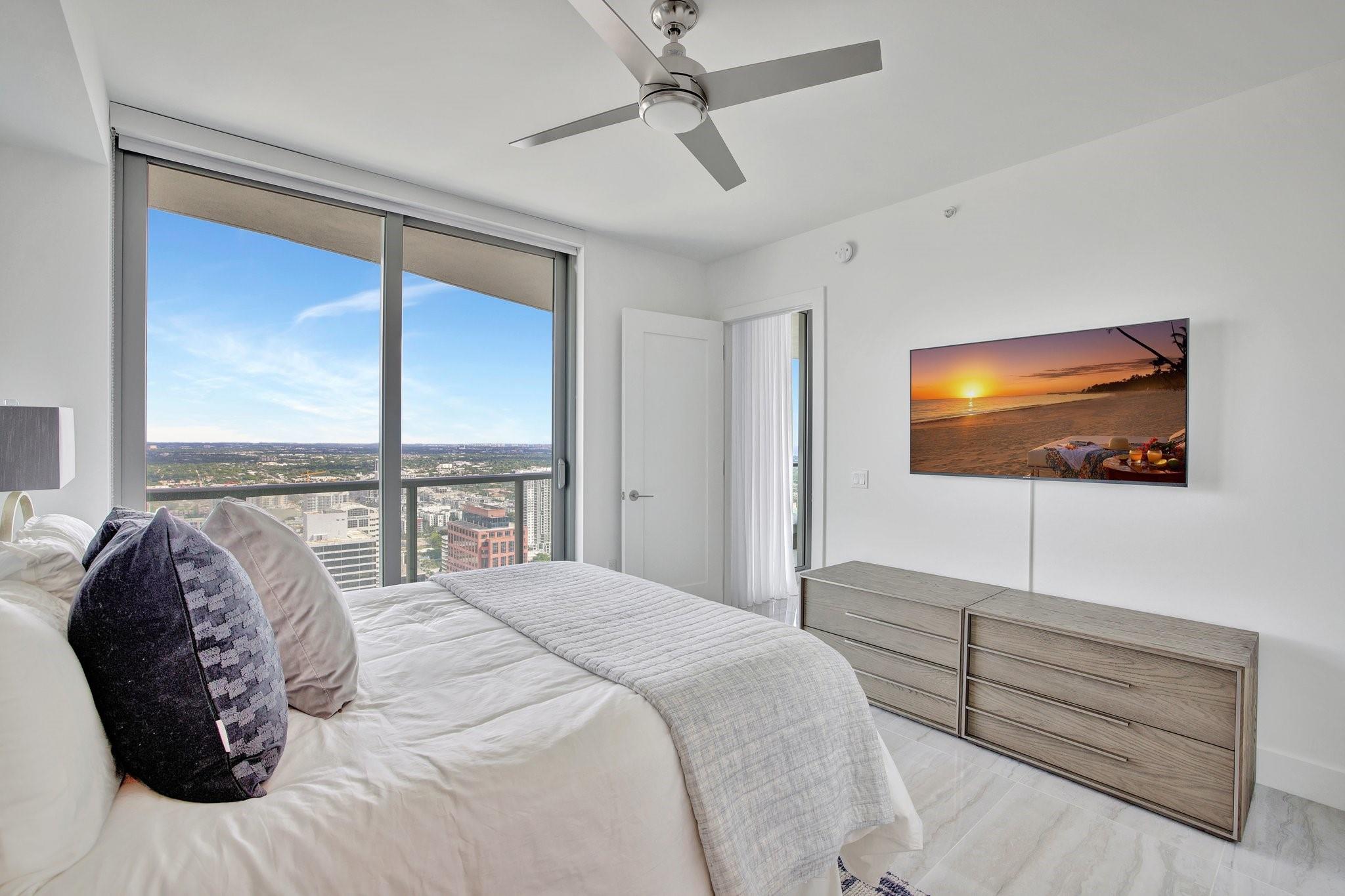 One Hundred Las Olas - Residential