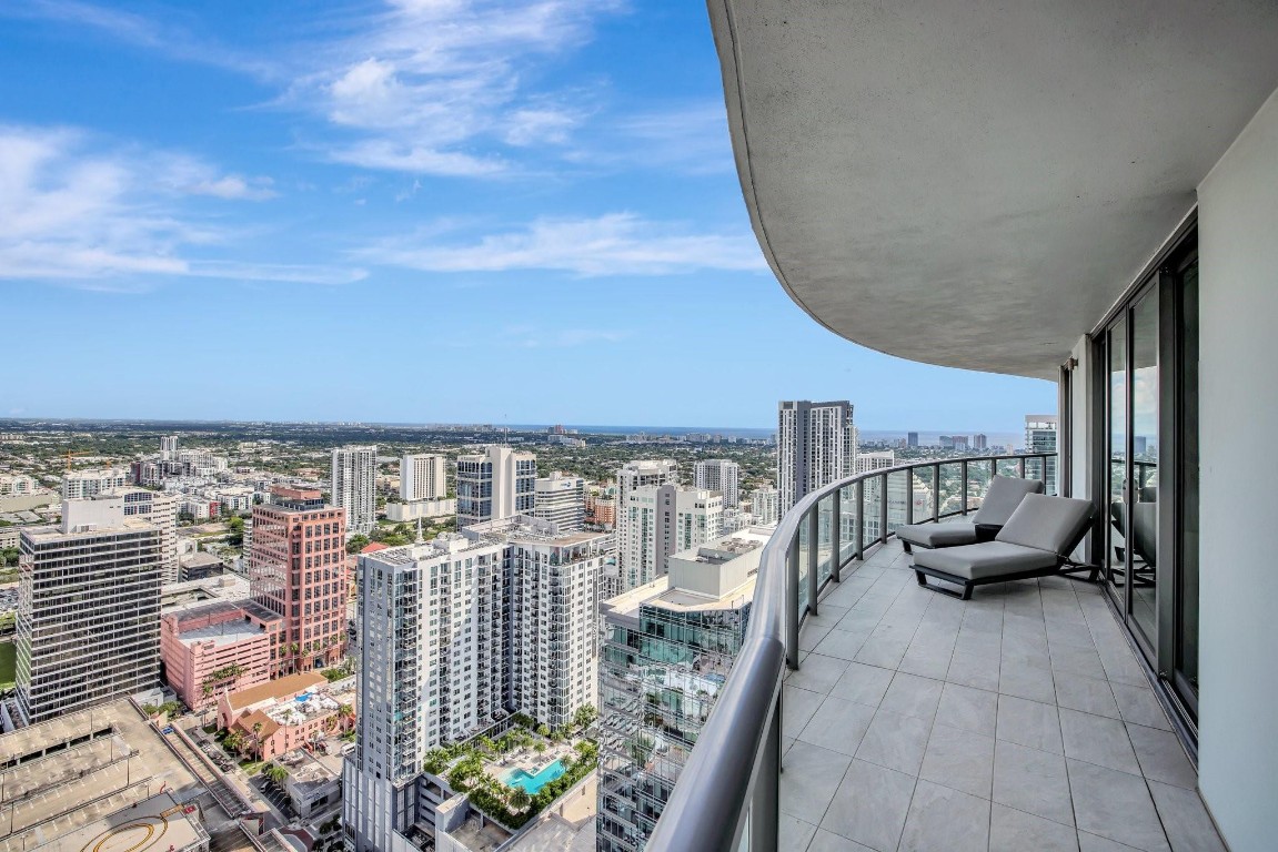 One Hundred Las Olas - Residential