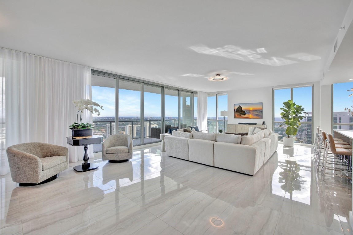 One Hundred Las Olas - Residential