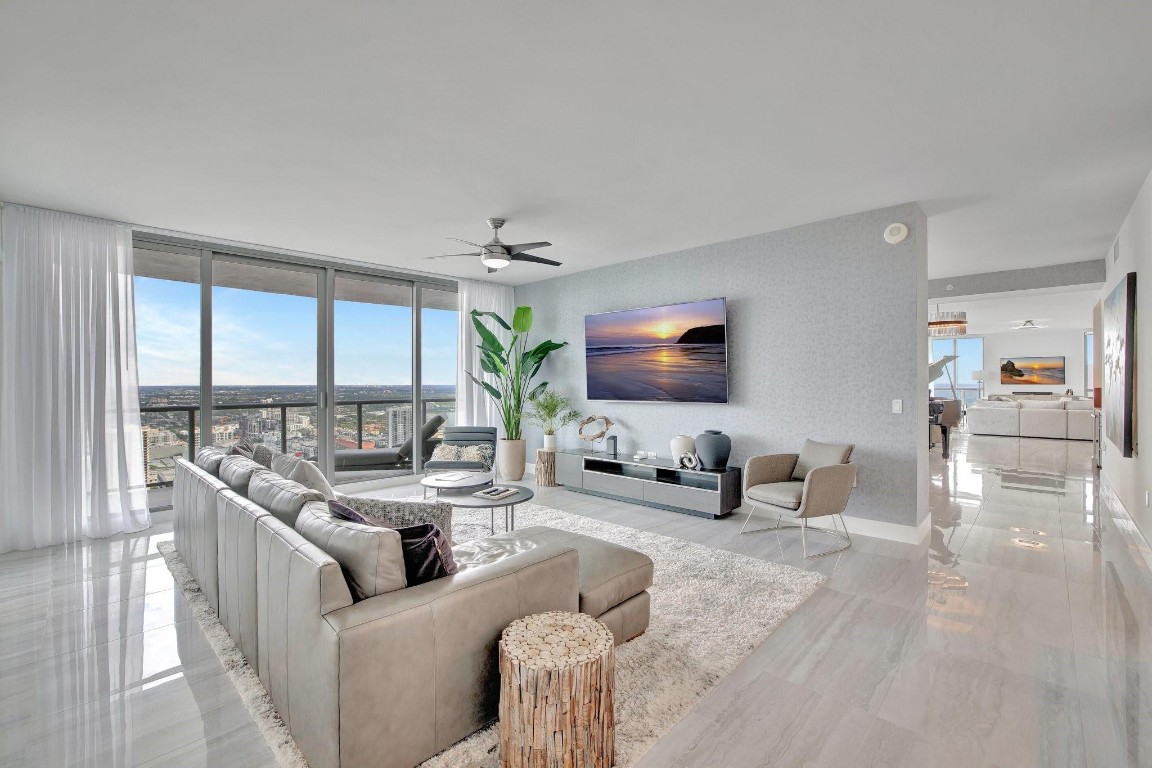 One Hundred Las Olas - Residential