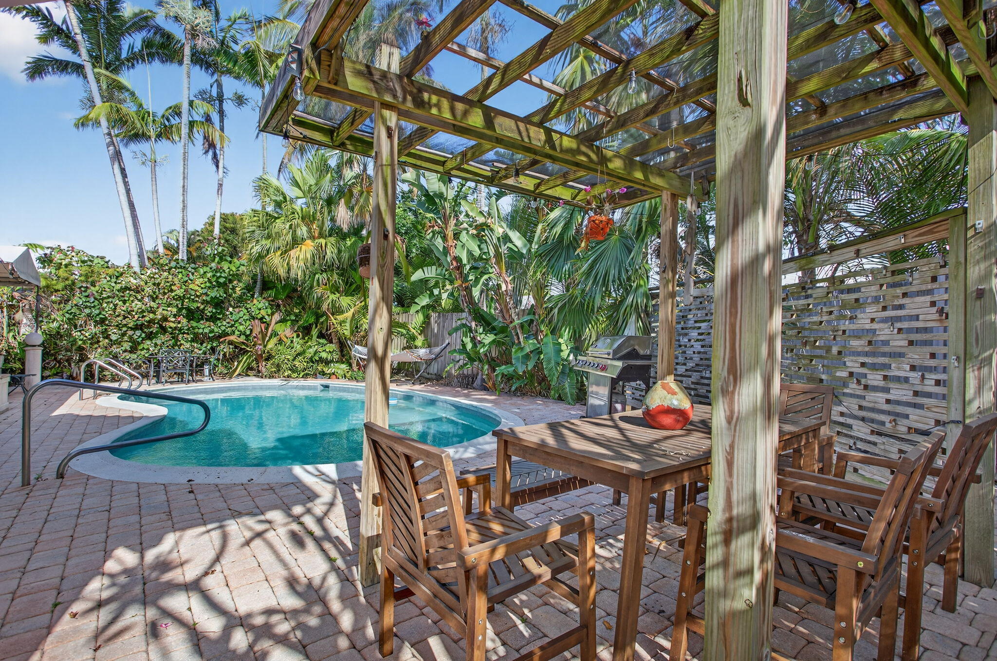 CORAL POINT - Residential