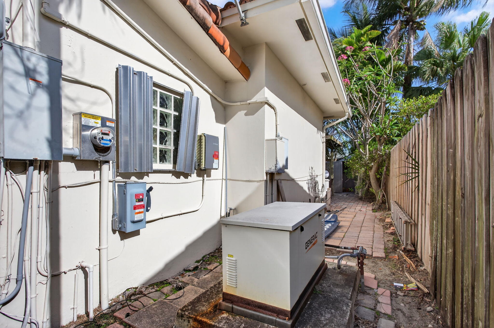 CORAL POINT - Residential