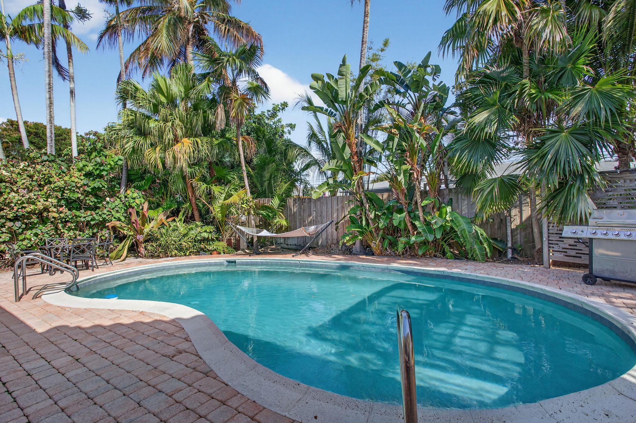 CORAL POINT - Residential