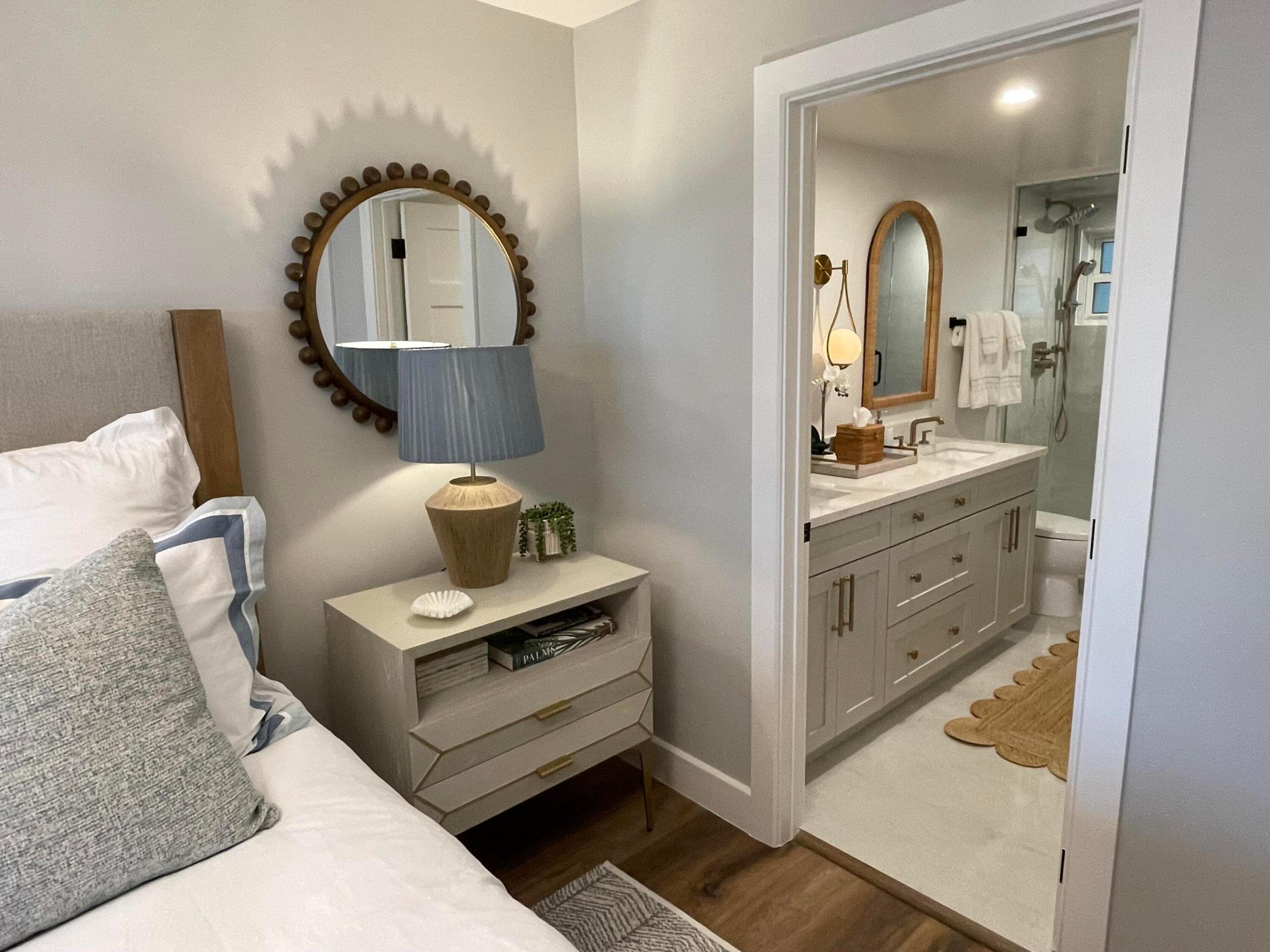 PALM BEACH WHITEHOUSE COND - Residential