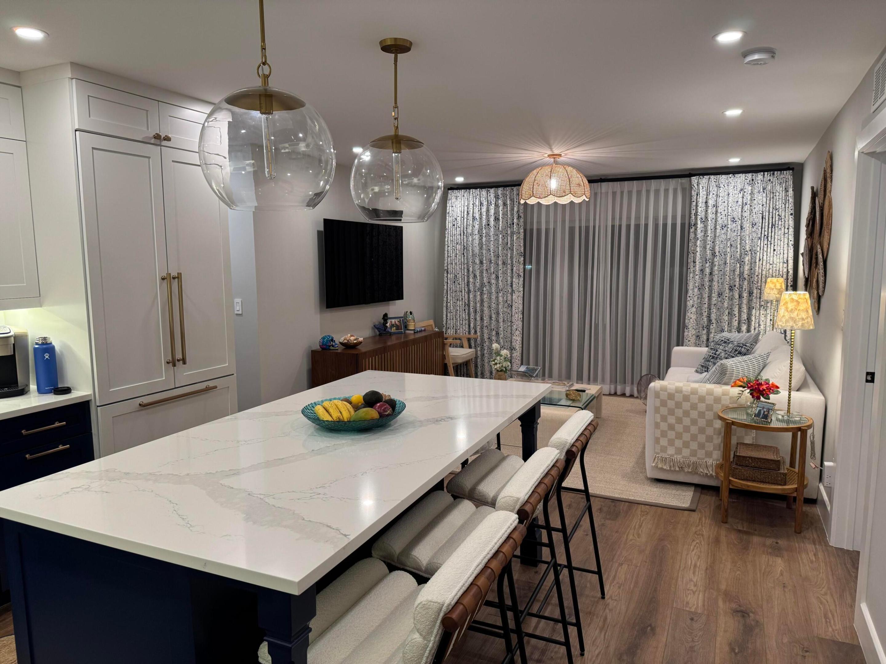 PALM BEACH WHITEHOUSE COND - Residential