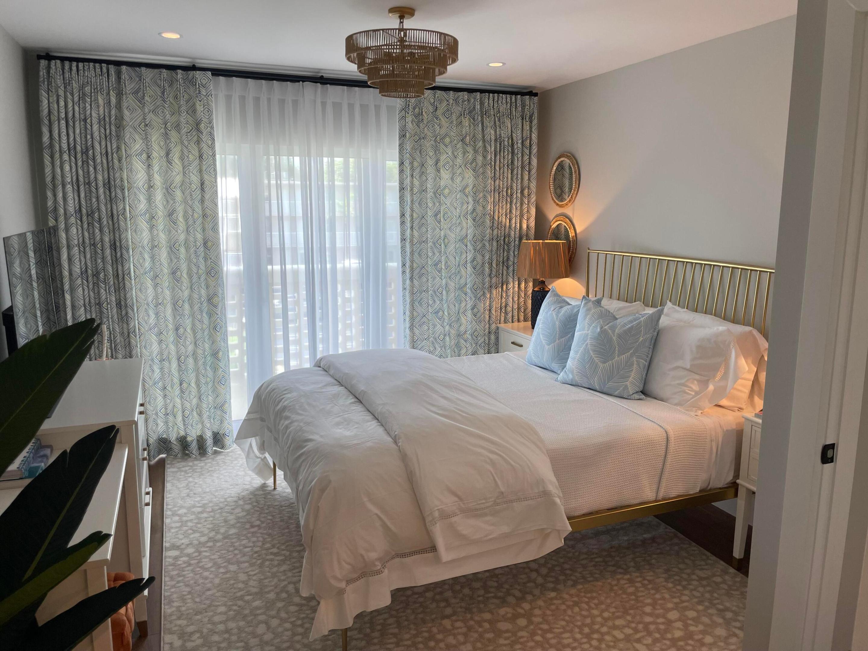PALM BEACH WHITEHOUSE COND - Residential