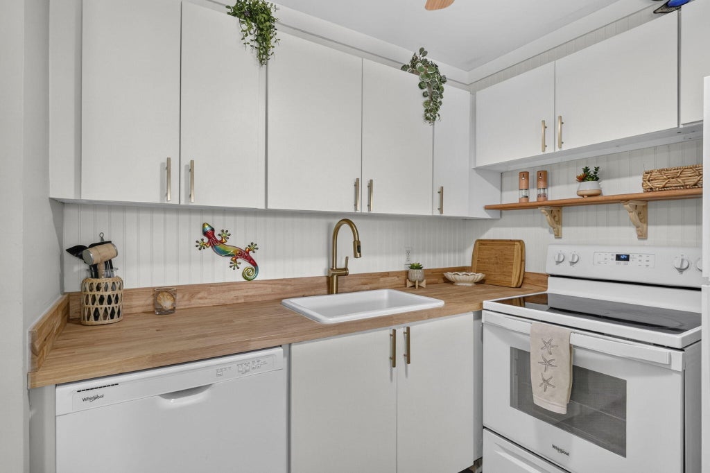 Photo of 62 Sussex C, West Palm Beach, FL 33417 (MLS # B26073873)
