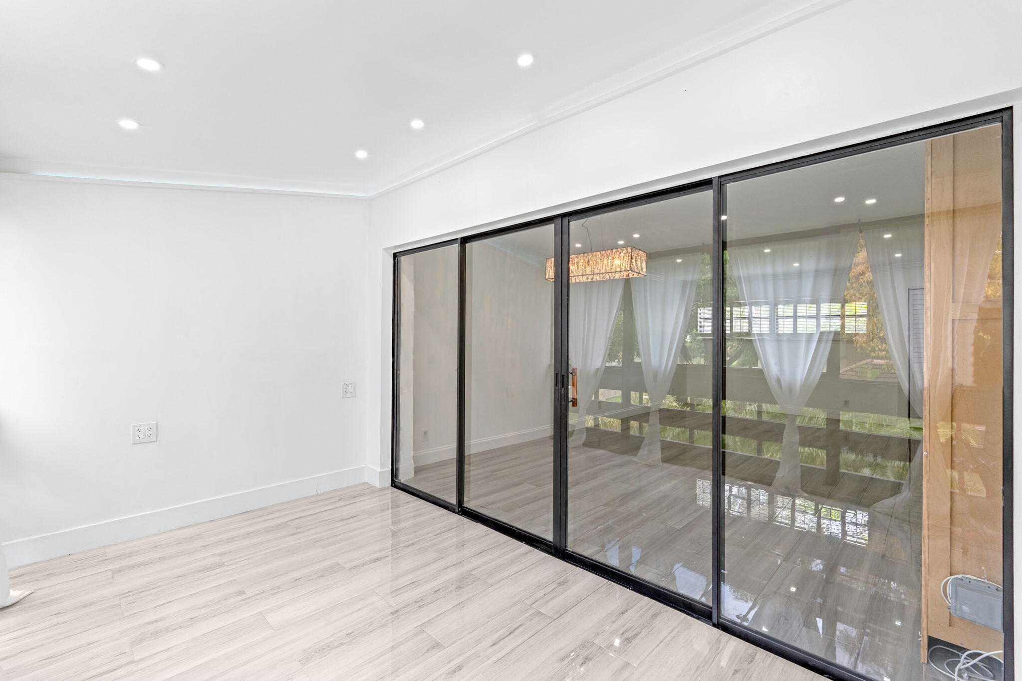 BANYAN COURTS CONDO - Residential Lease