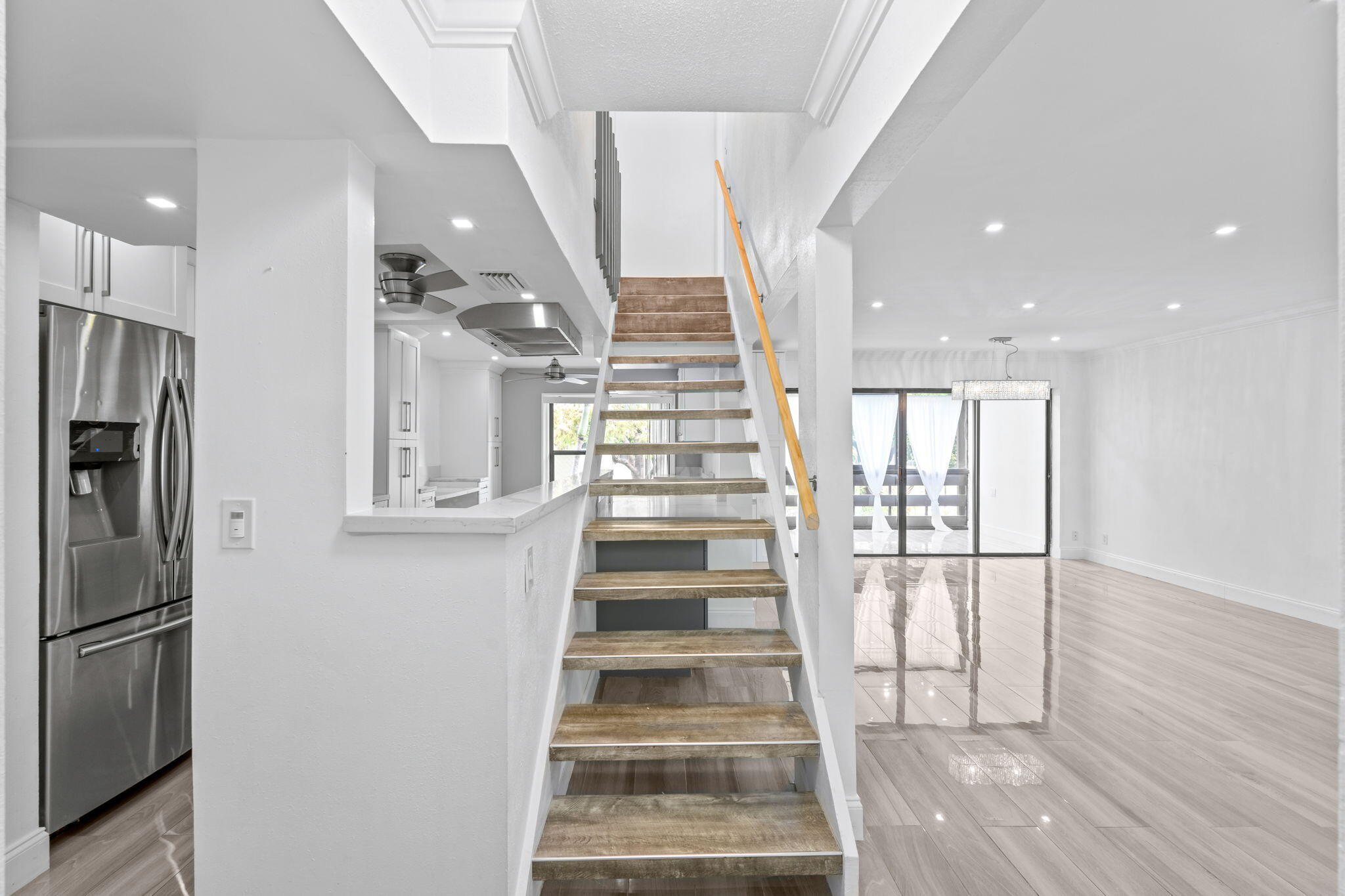 BANYAN COURTS CONDO - Residential Lease