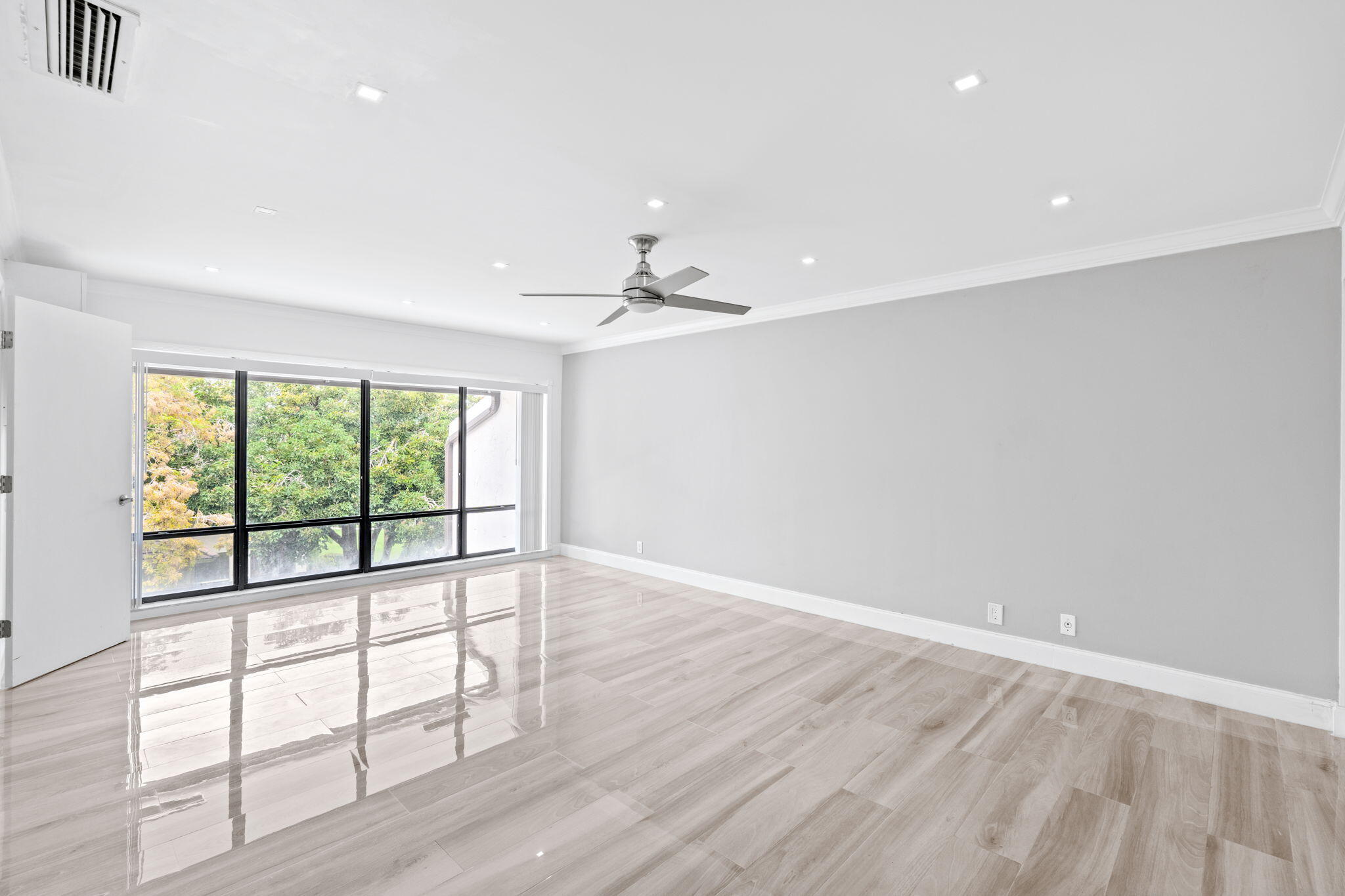 BANYAN COURTS CONDO - Residential Lease