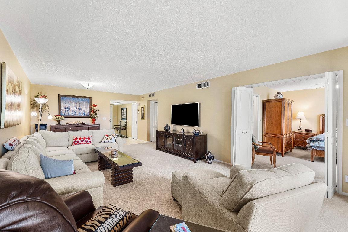 PALM-AIRE AT CORAL KEY GARDEN - Residential