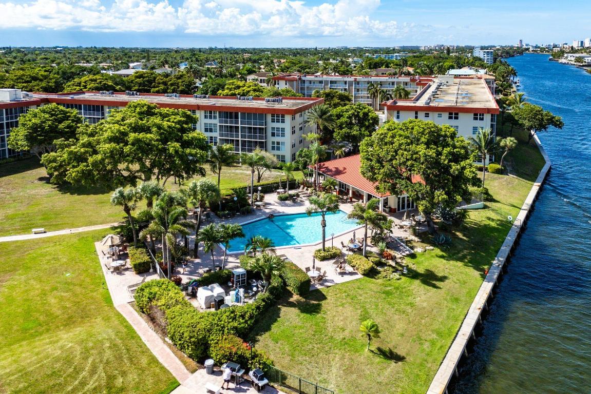 PALM-AIRE AT CORAL KEY GARDEN - Residential