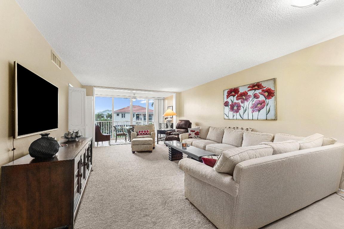 PALM-AIRE AT CORAL KEY GARDEN - Residential