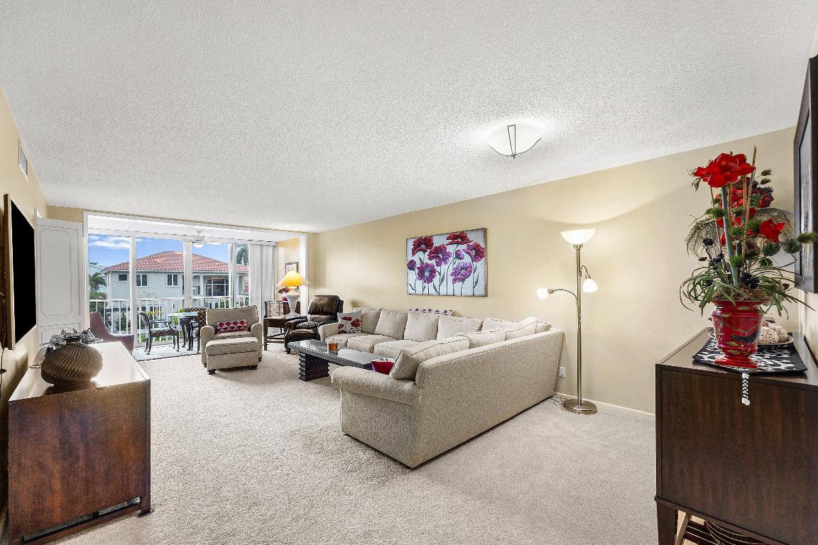 PALM-AIRE AT CORAL KEY GARDEN - Residential