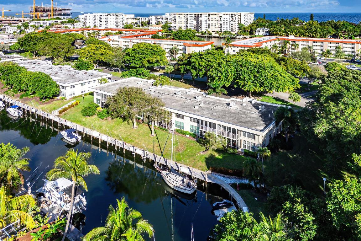 PALM-AIRE AT CORAL KEY GARDEN - Residential