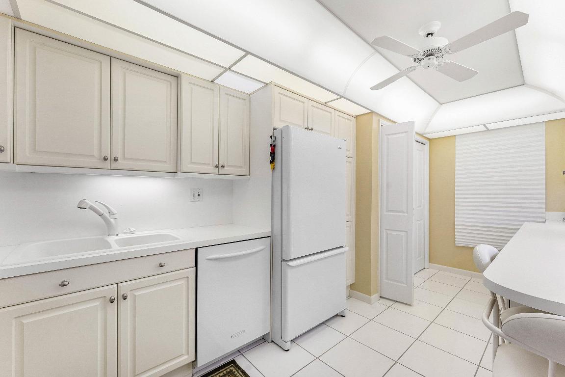 PALM-AIRE AT CORAL KEY GARDEN - Residential