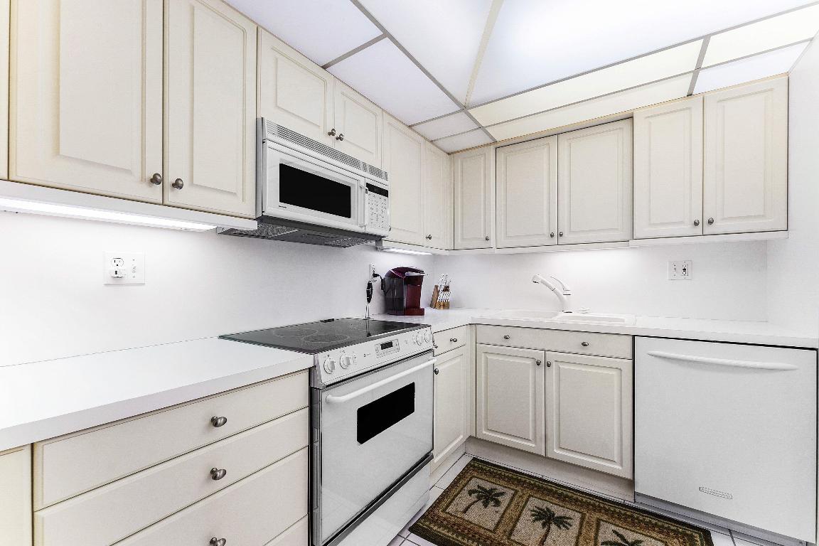 PALM-AIRE AT CORAL KEY GARDEN - Residential