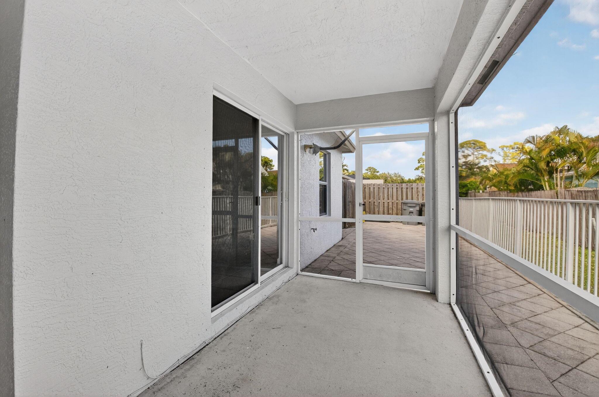 VICTORIA WOODS - Residential