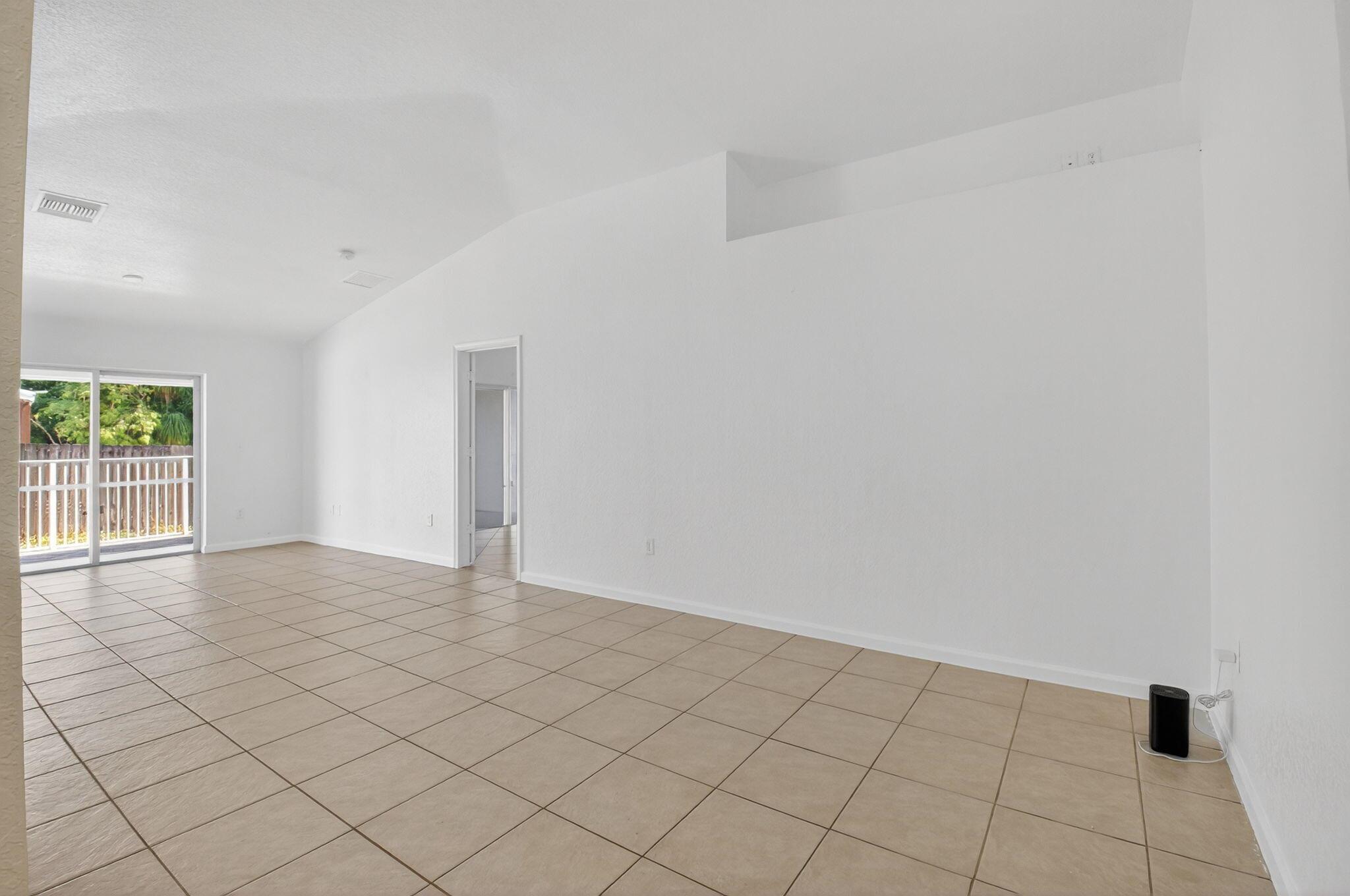 VICTORIA WOODS - Residential