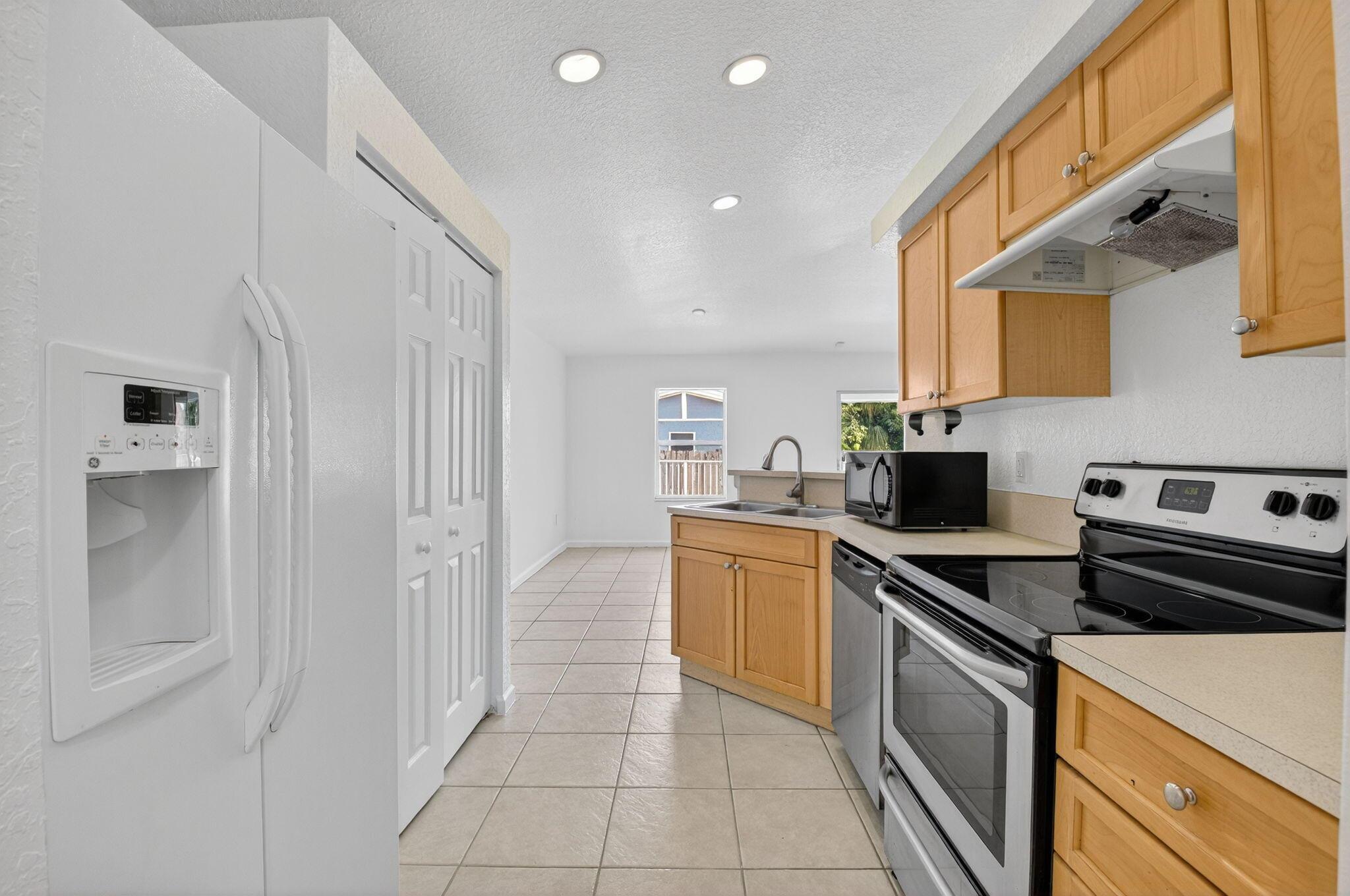 VICTORIA WOODS - Residential