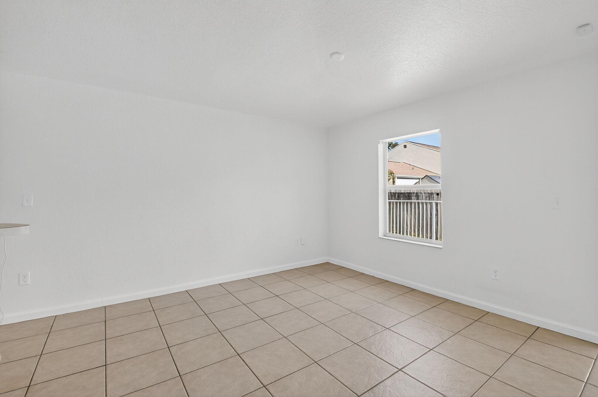 VICTORIA WOODS - Residential