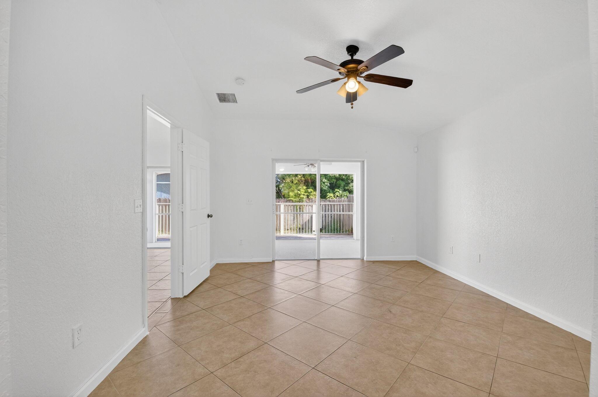 VICTORIA WOODS - Residential