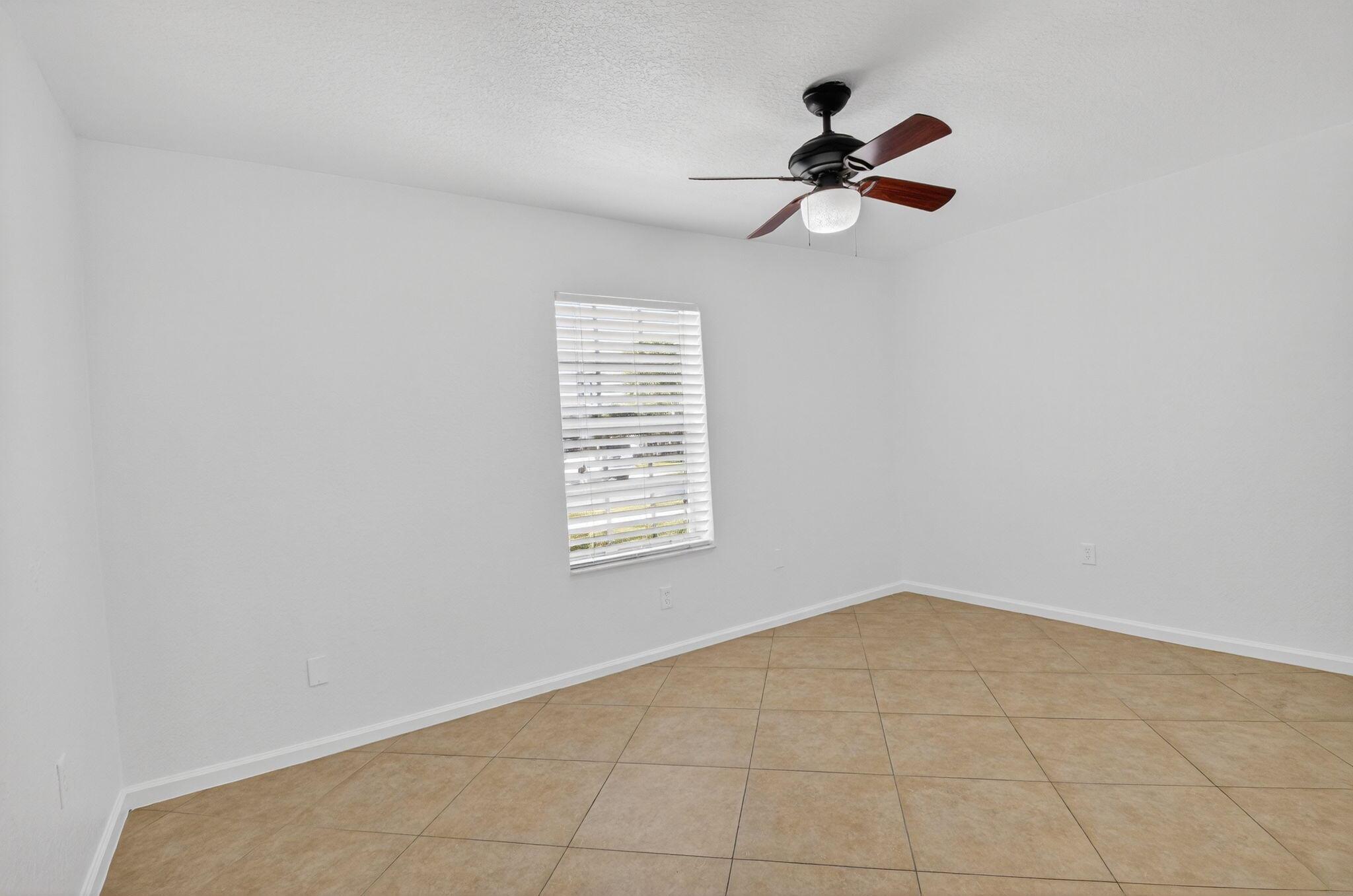 VICTORIA WOODS - Residential