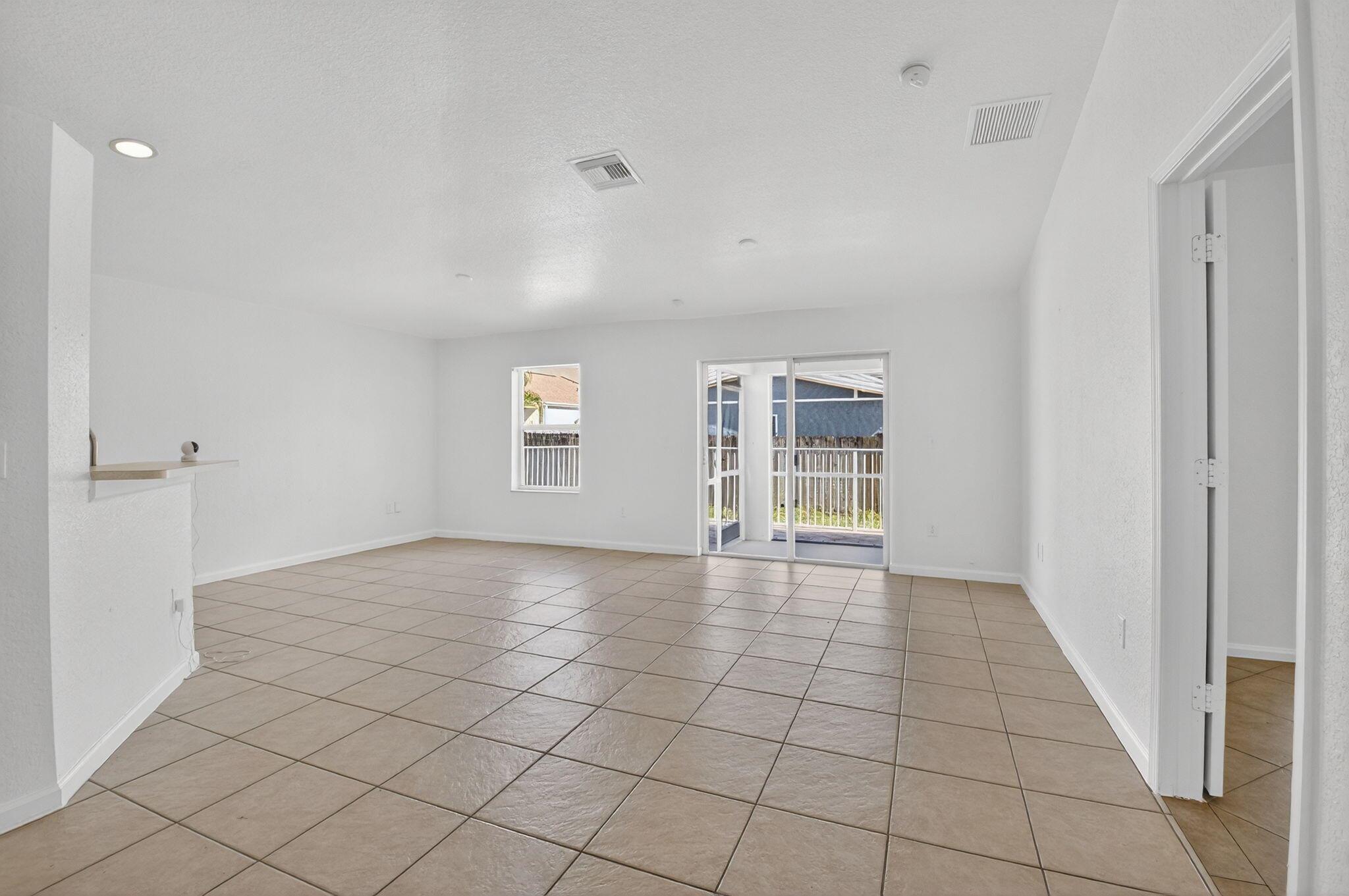 VICTORIA WOODS - Residential