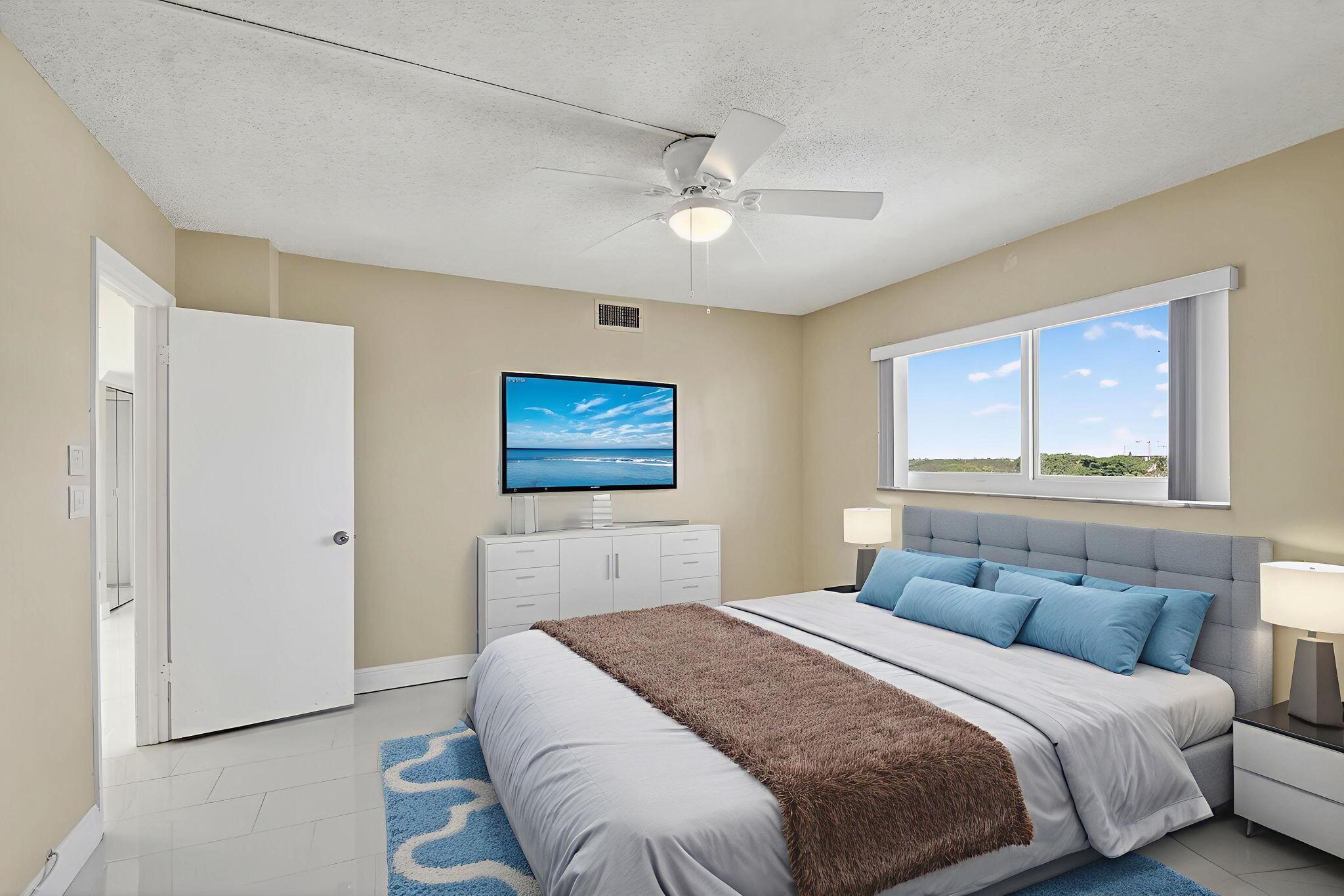 LAKE HARBOUR TOWERS CONDO - Residential