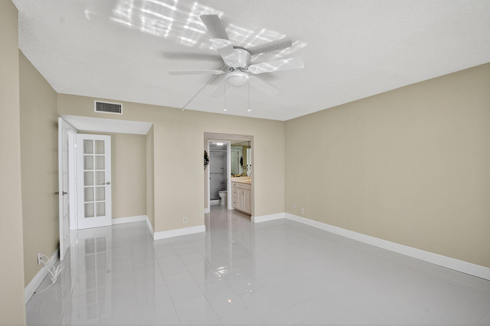 LAKE HARBOUR TOWERS CONDO - Residential